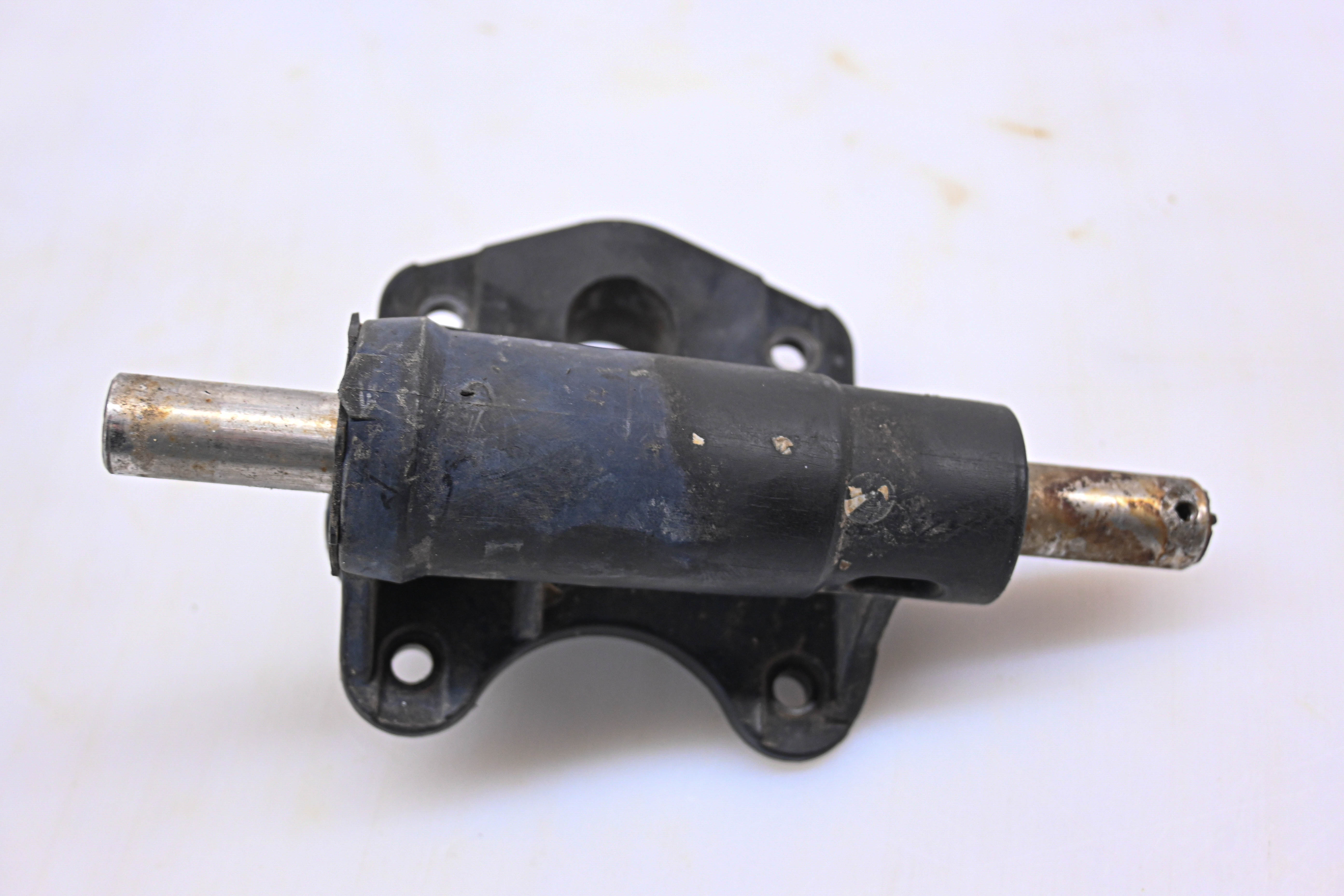 05 Sea-Doo GTX 4TEC Right Side Steering Cylinder Support