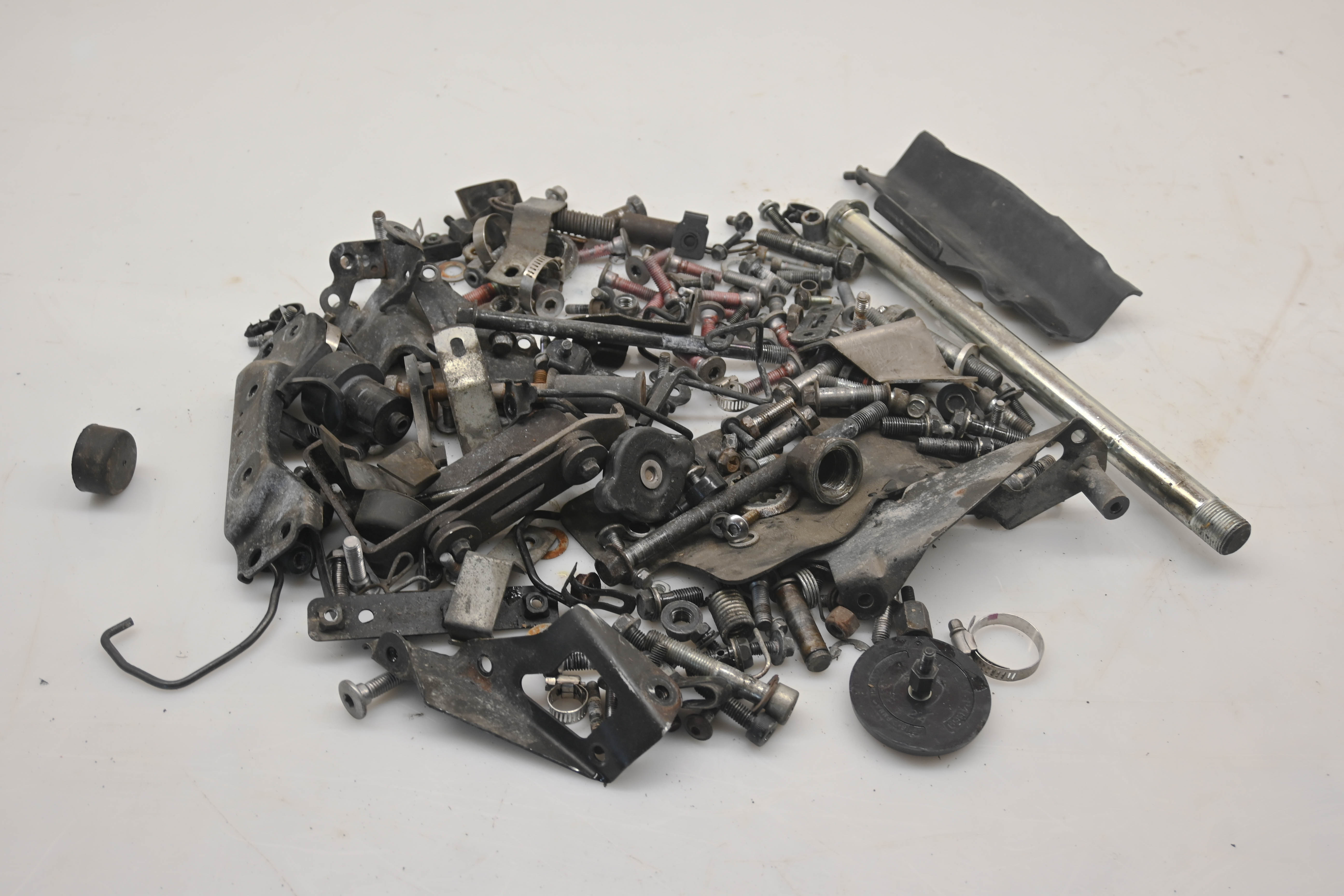 08 Kawasaki Versys 650 Hardware Set Nuts & Bolts KLE650A