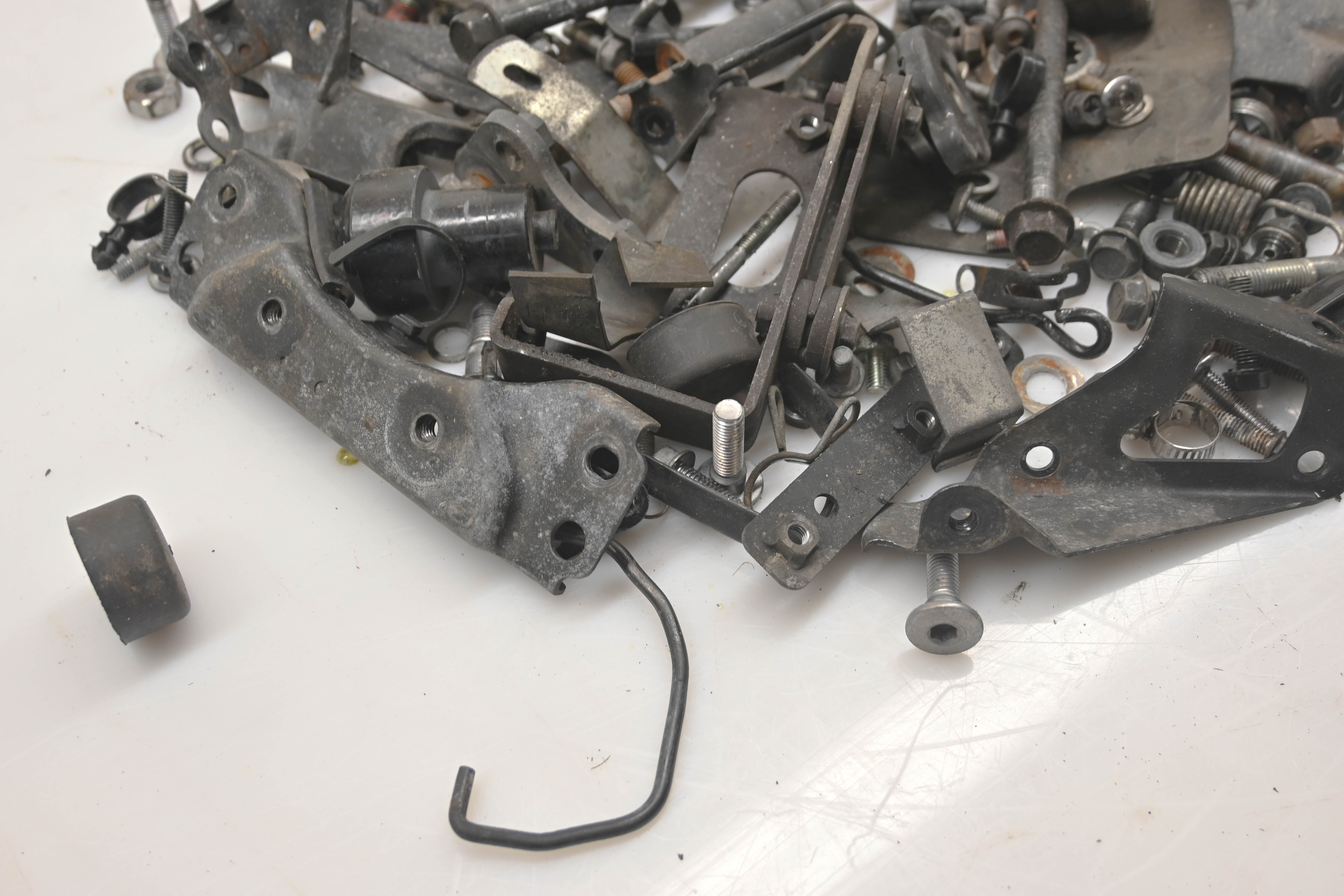 08 Kawasaki Versys 650 Hardware Set Nuts & Bolts KLE650A
