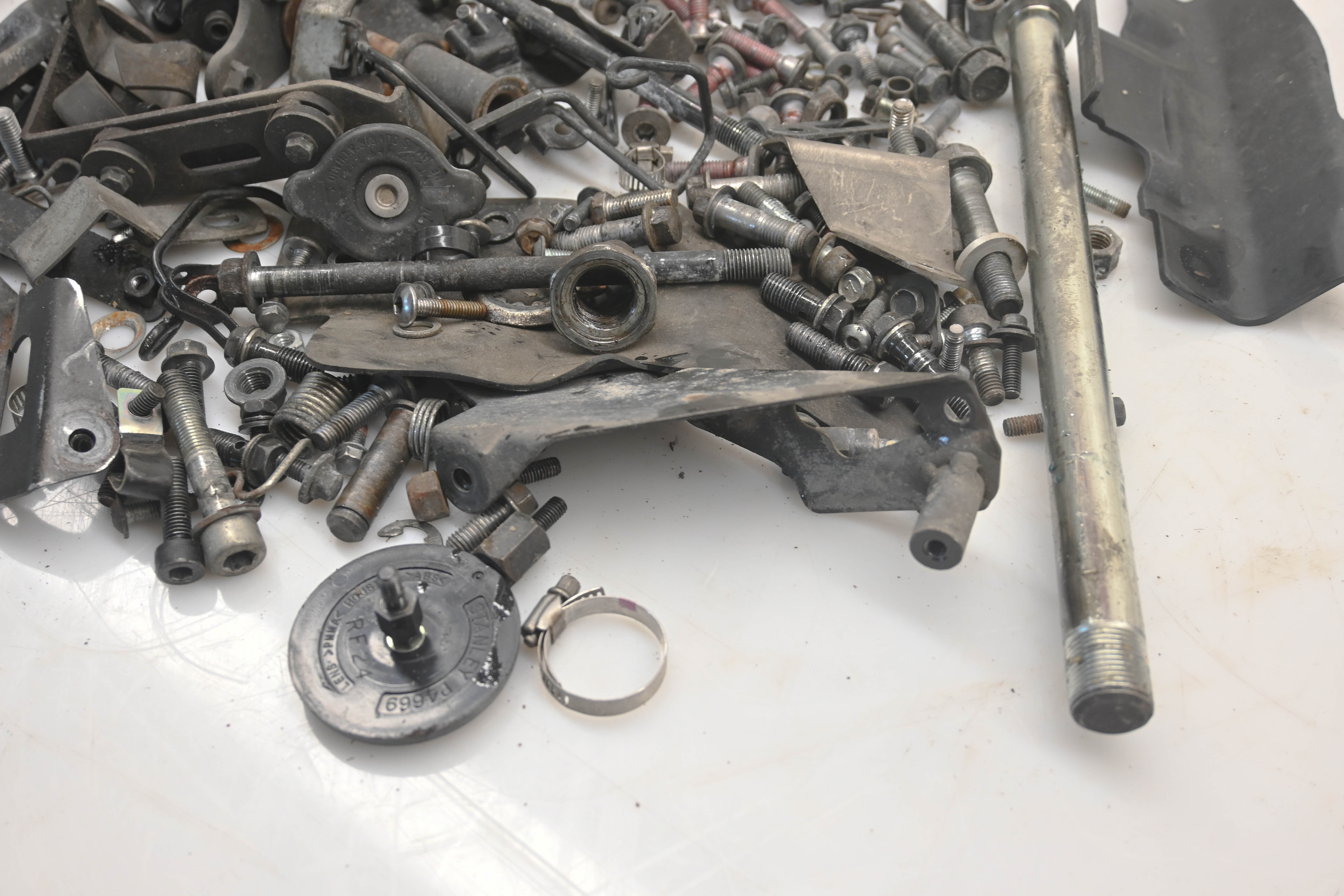 08 Kawasaki Versys 650 Hardware Set Nuts & Bolts KLE650A