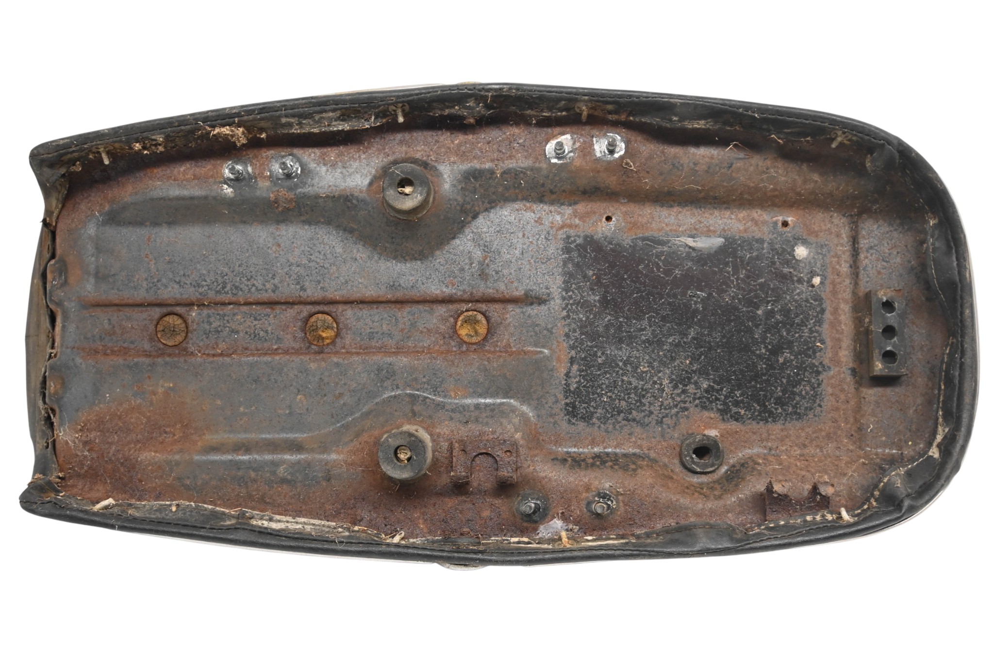 72 Honda CB175 Seat