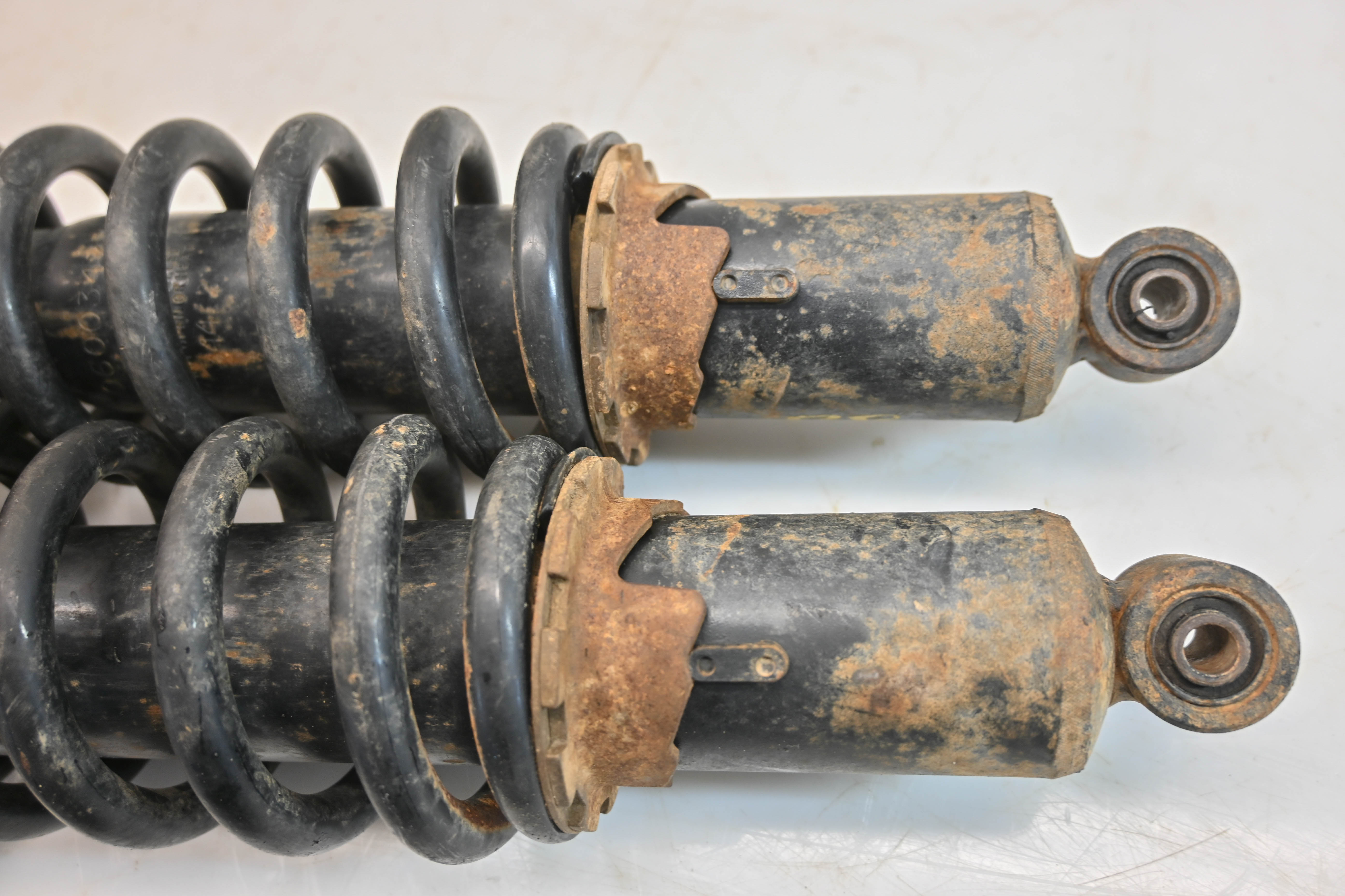 22 Can-Am Defender XT HD10 Rear Shocks Suspension Left & Right