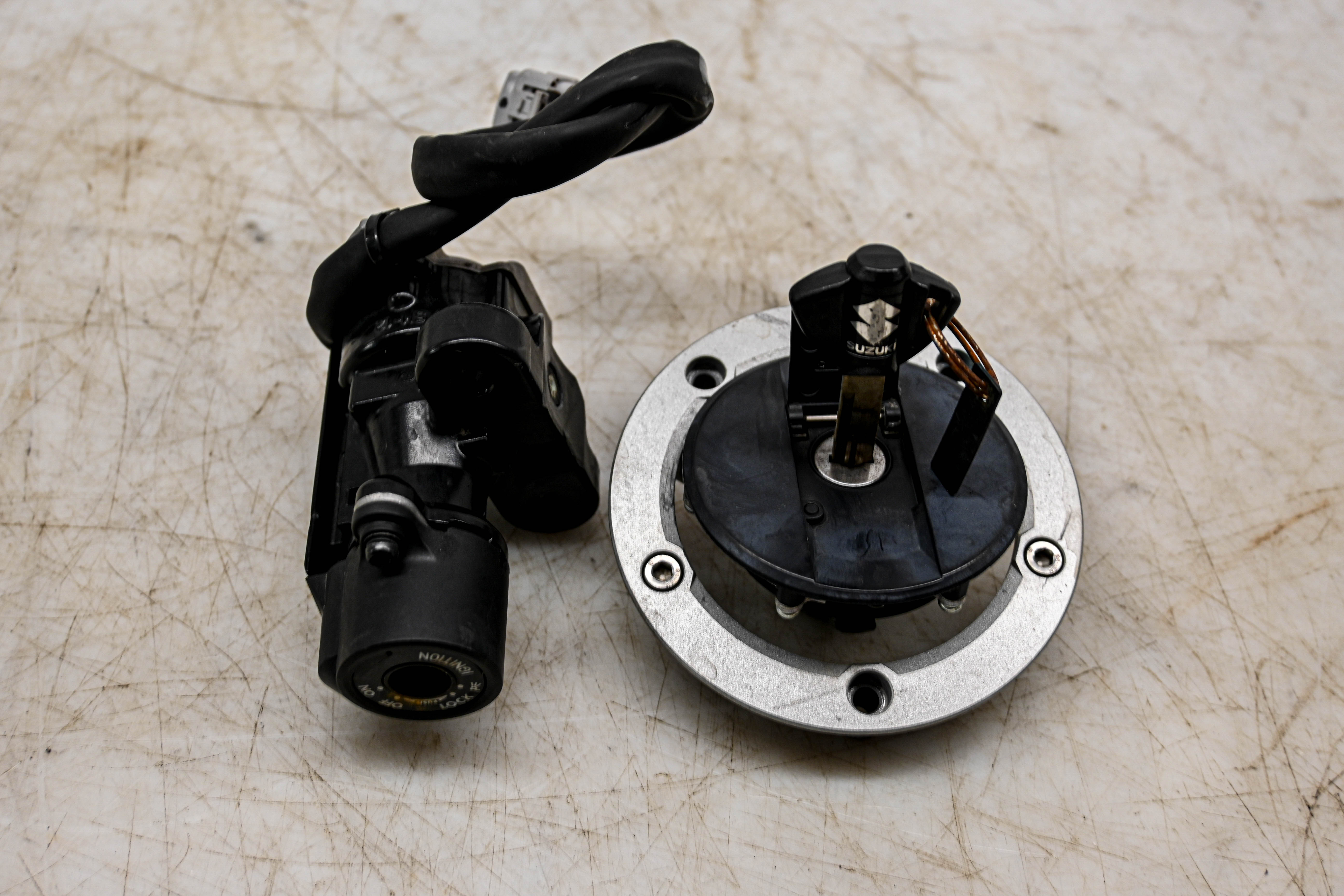 24 Suzuki GSX-R750 Key Switch & Gas Cap Lock Set