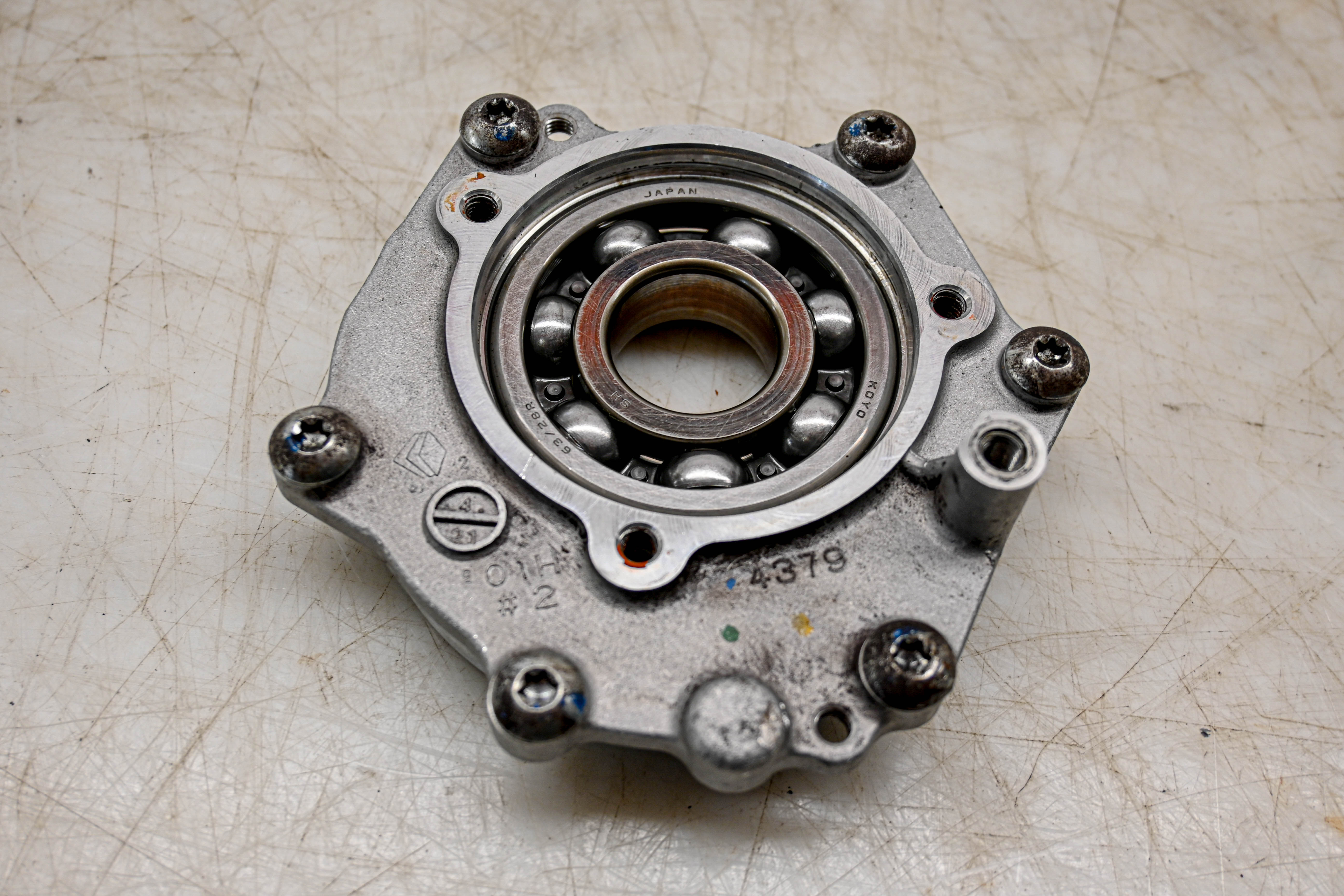 24 Suzuki GSX-R750 Transmission Holding Plate