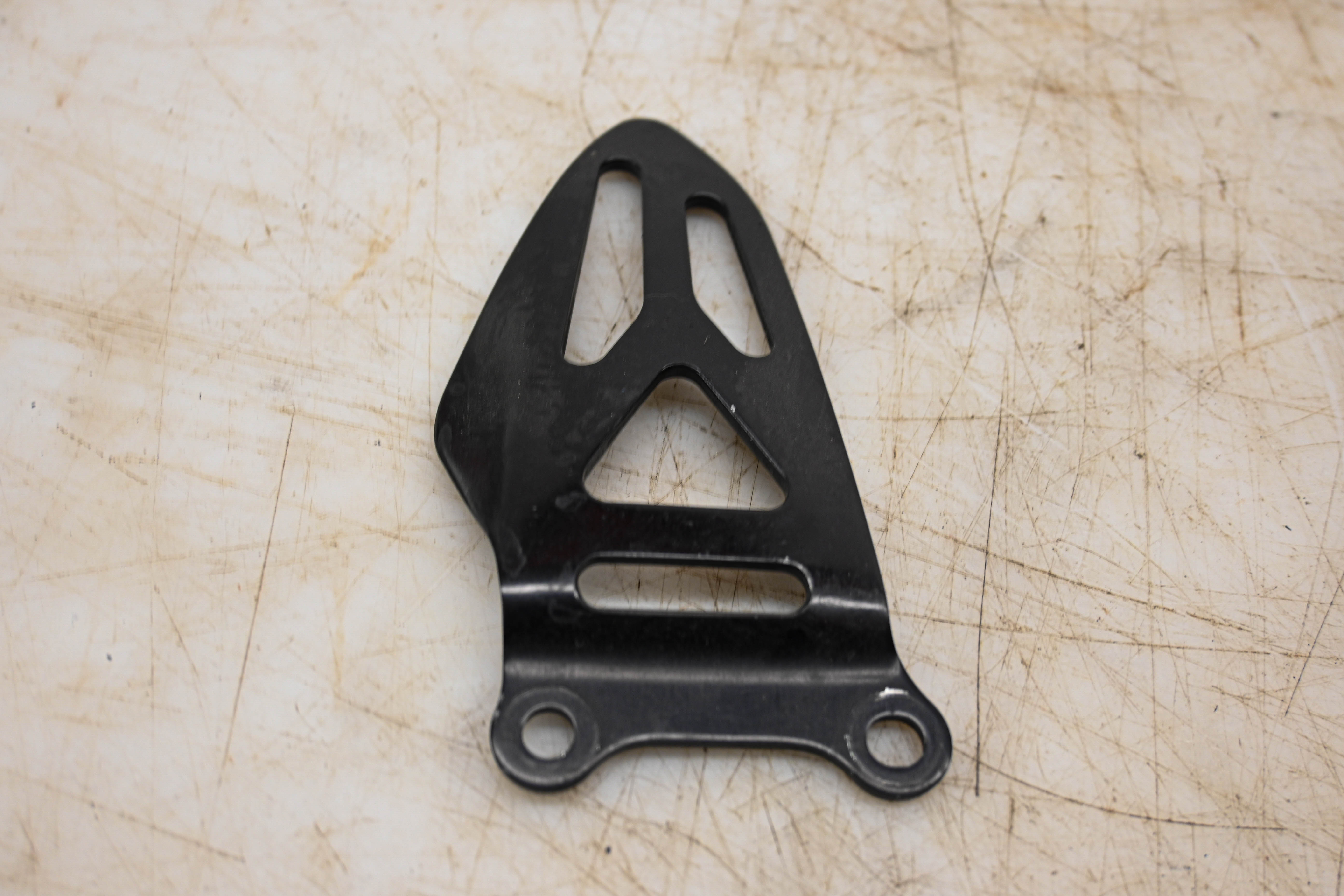 24 Suzuki GSX-R750 Footpeg Guard
