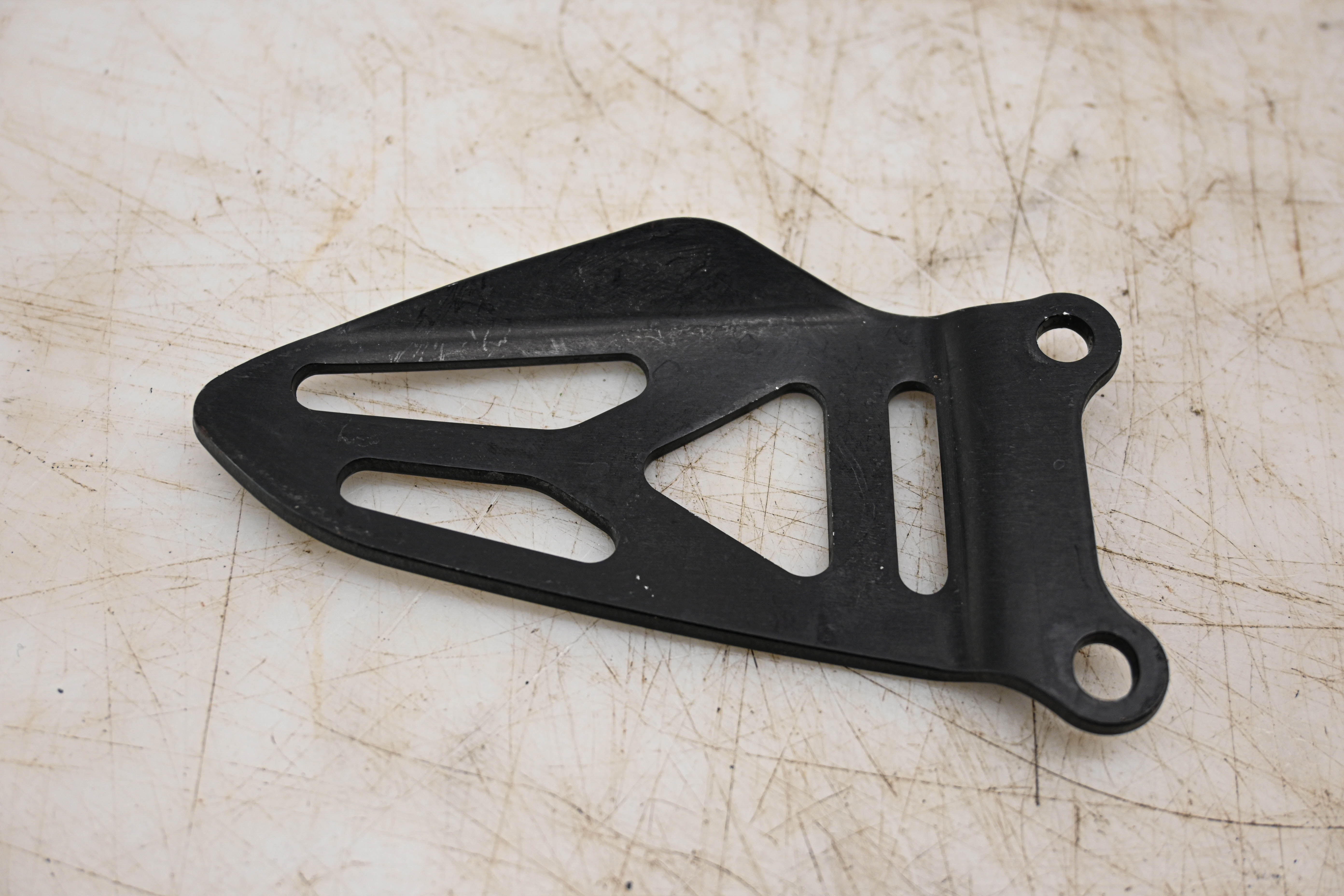 24 Suzuki GSX-R750 Footpeg Guard