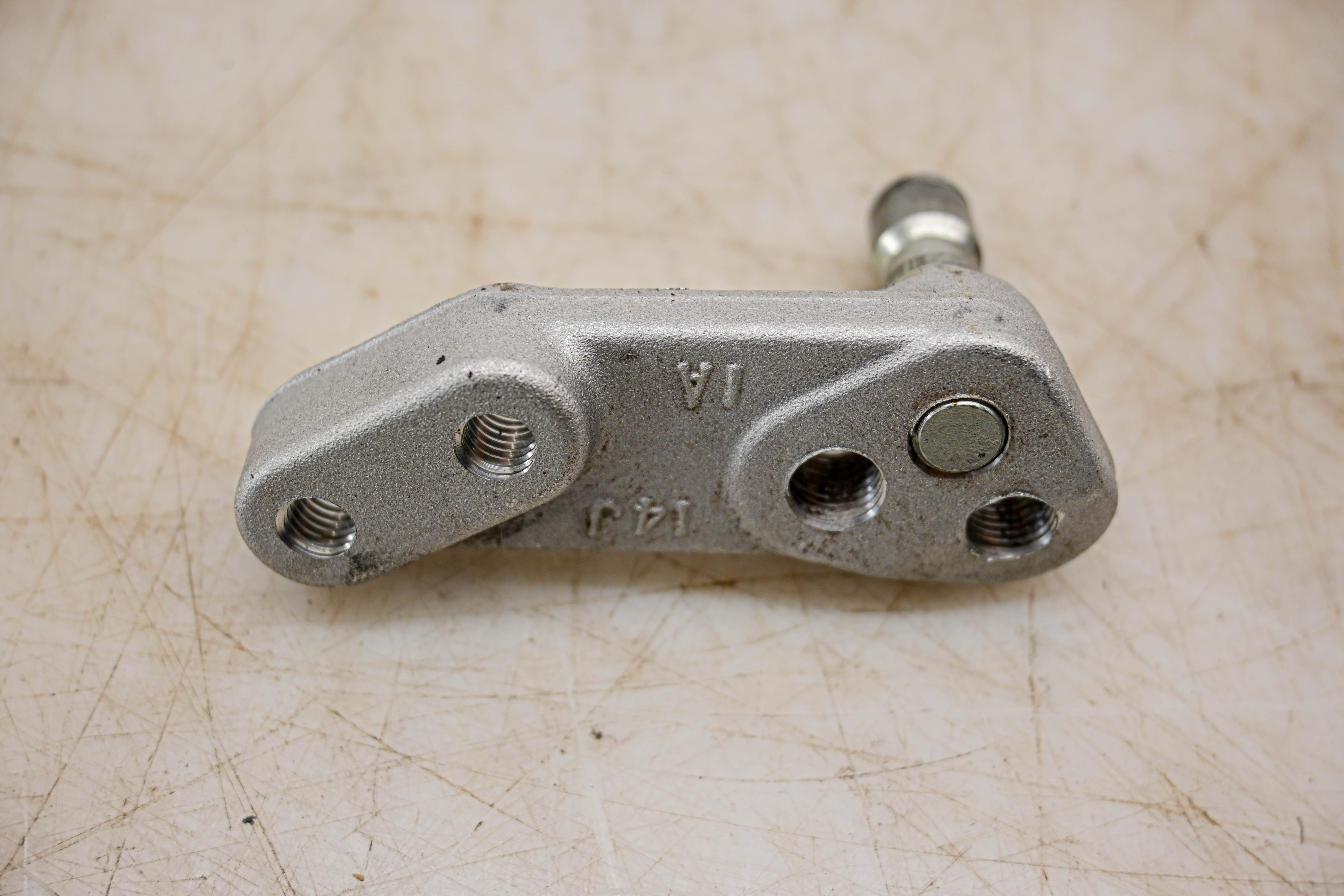 24 Suzuki GSX-R750 Gear Shift Lever Bracket