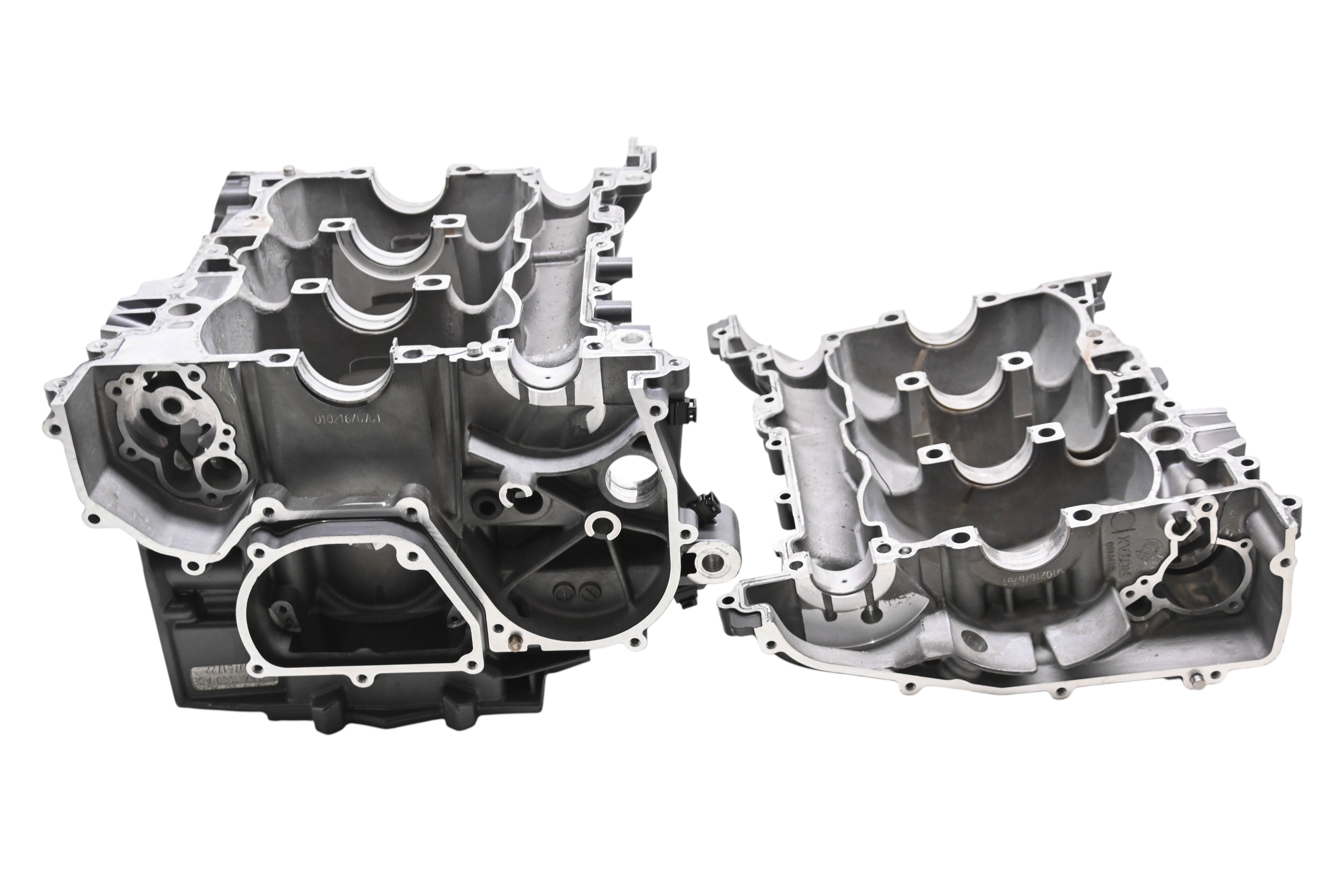 16 Can-Am Spyder F3T SE6 Crankcase Center Crank Case & Cylinders