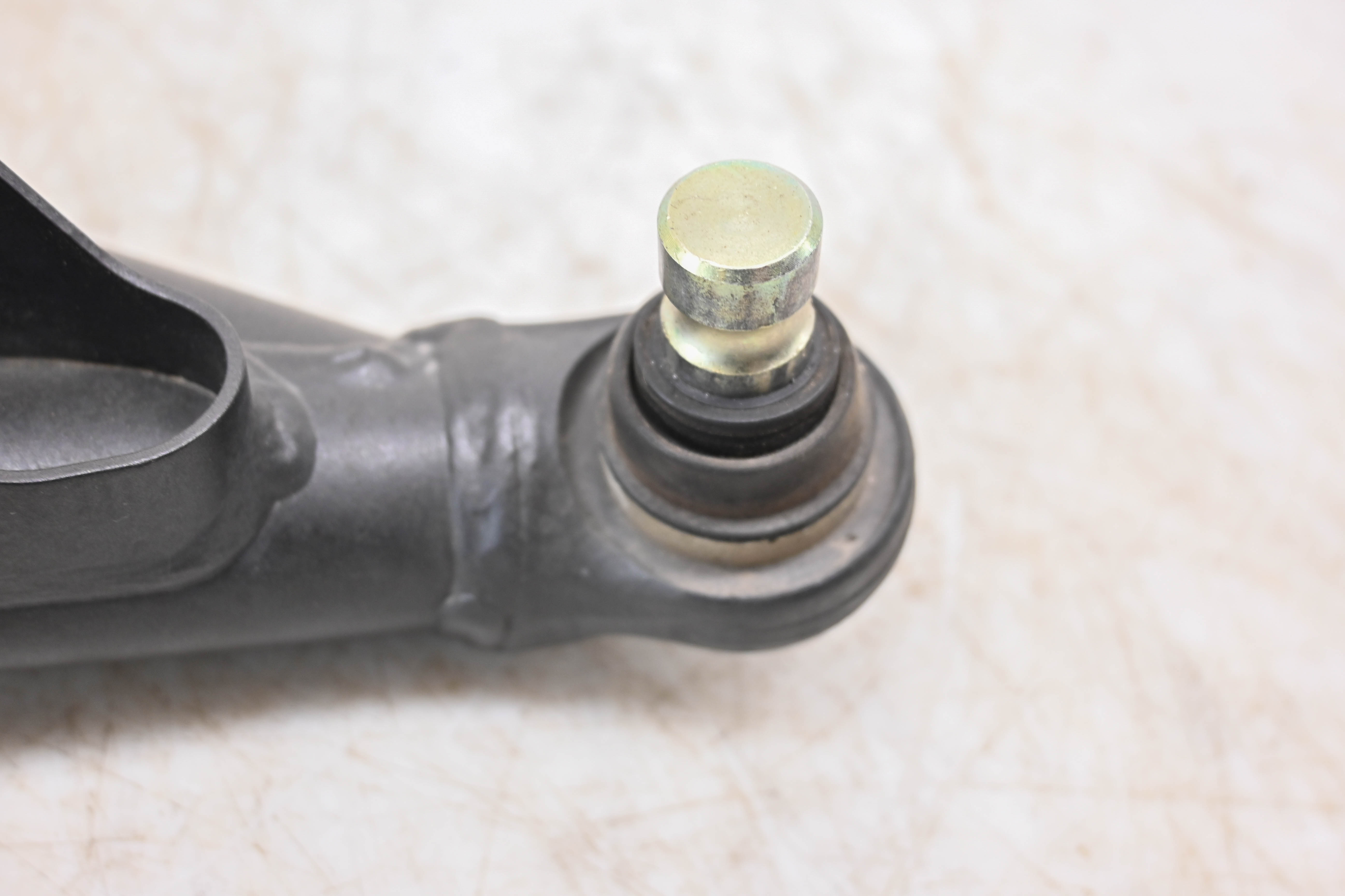 16 Can-Am Spyder F3T SE6 Front Lower Right A-Arm