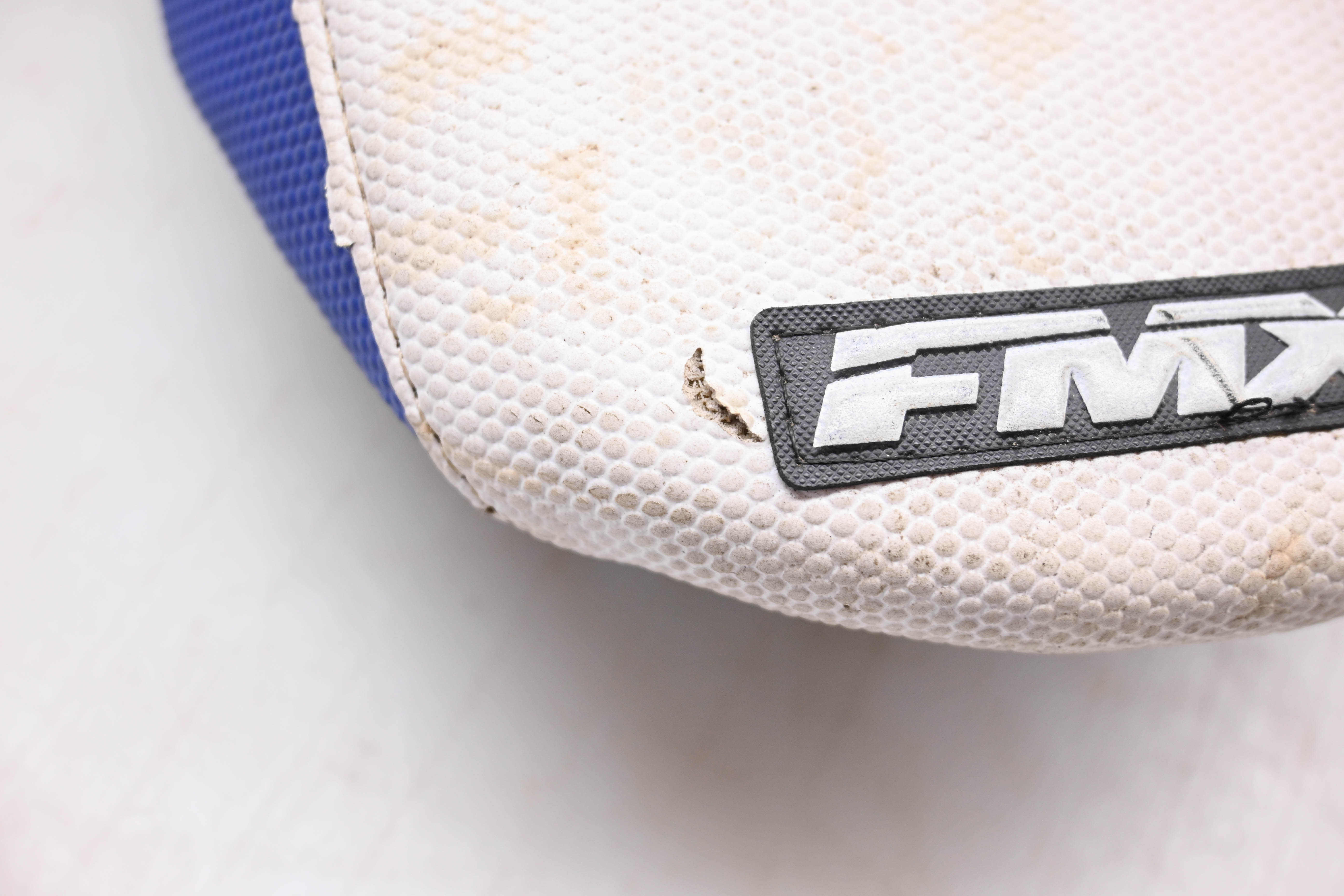 00 Suzuki DRZ400E Seat