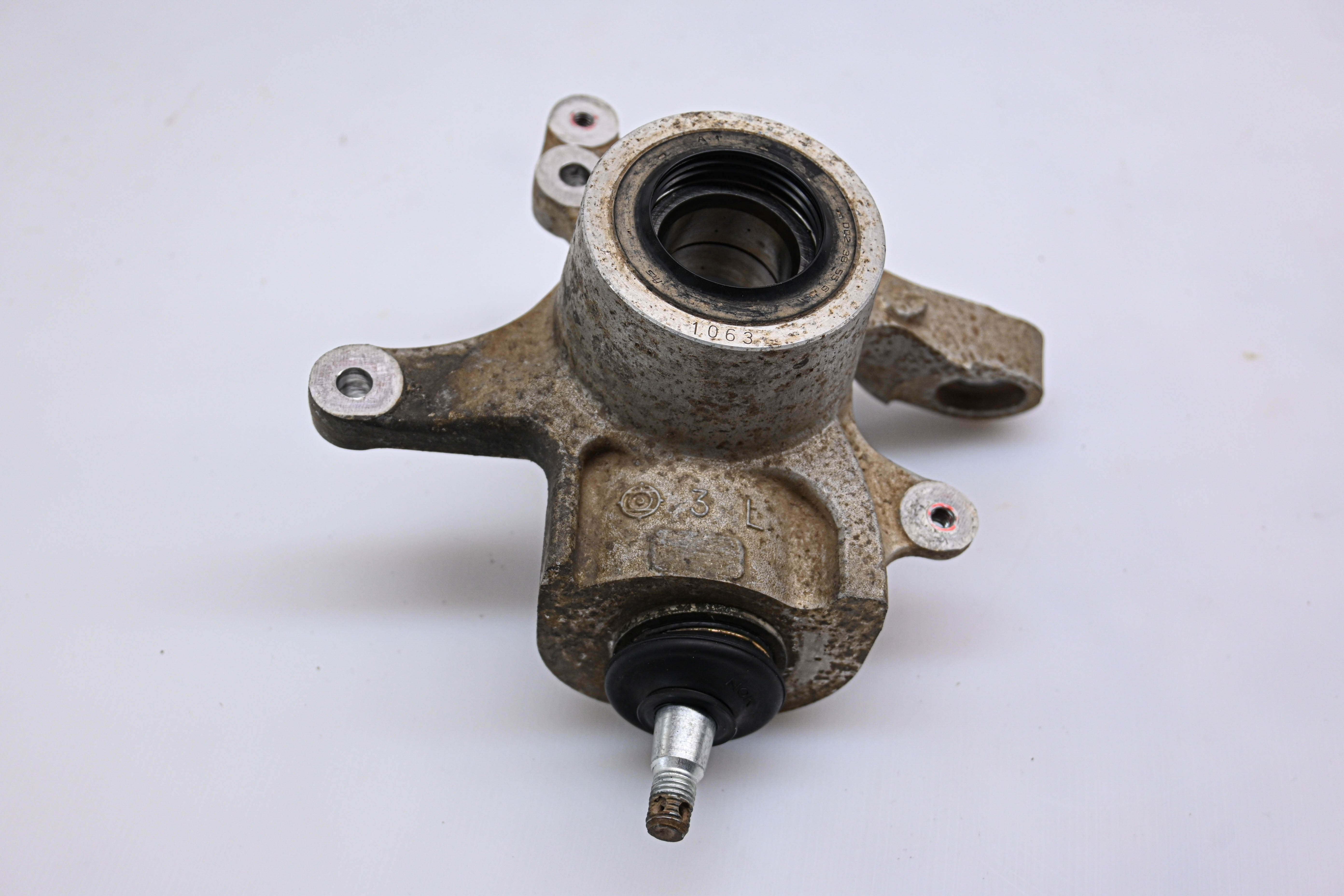 06 Suzuki King Quad 700 4x4 Front Left Spindle Knuckle LTA700X