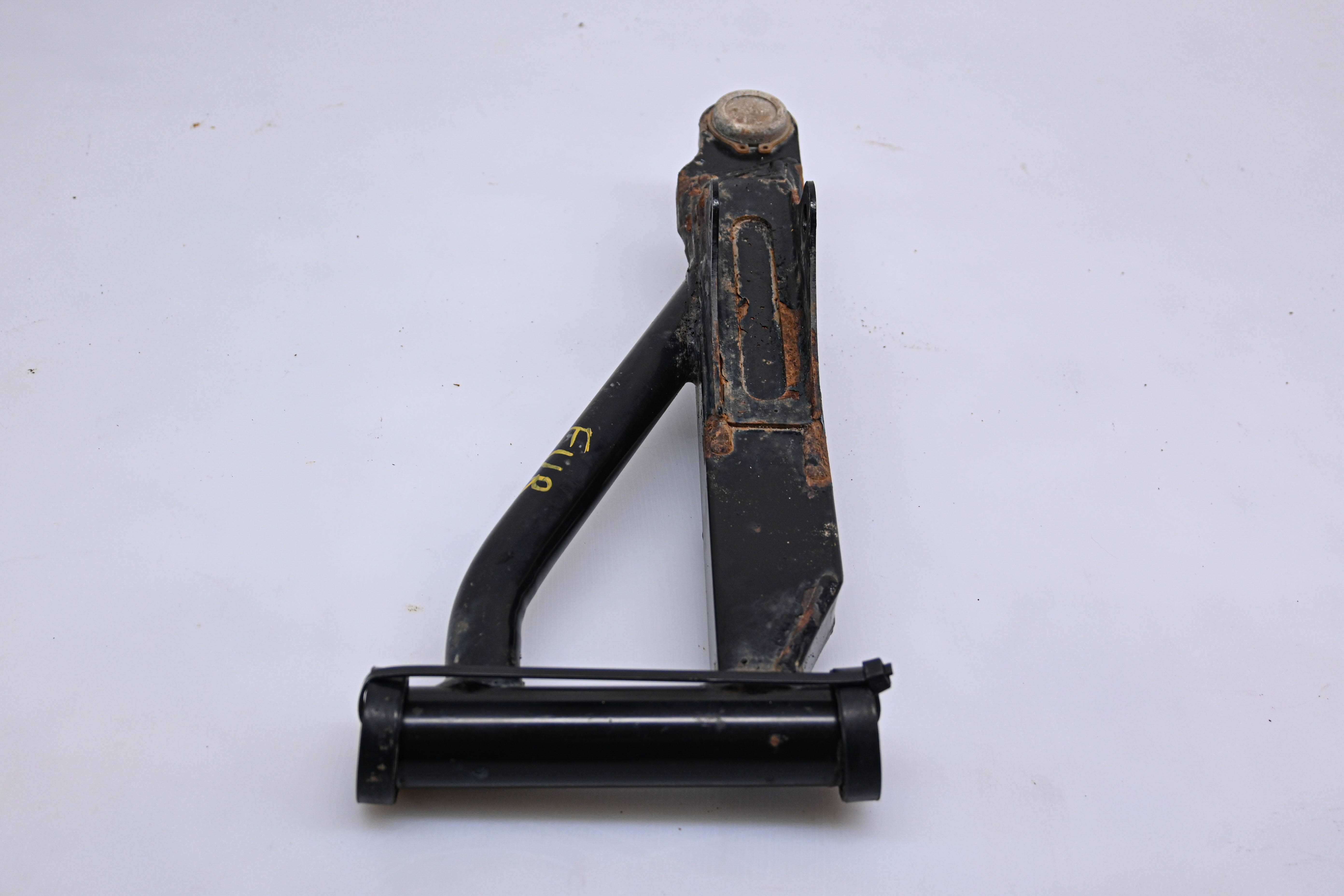 06 Suzuki King Quad 700 4x4 Front Upper Right A-Arm LTA700X