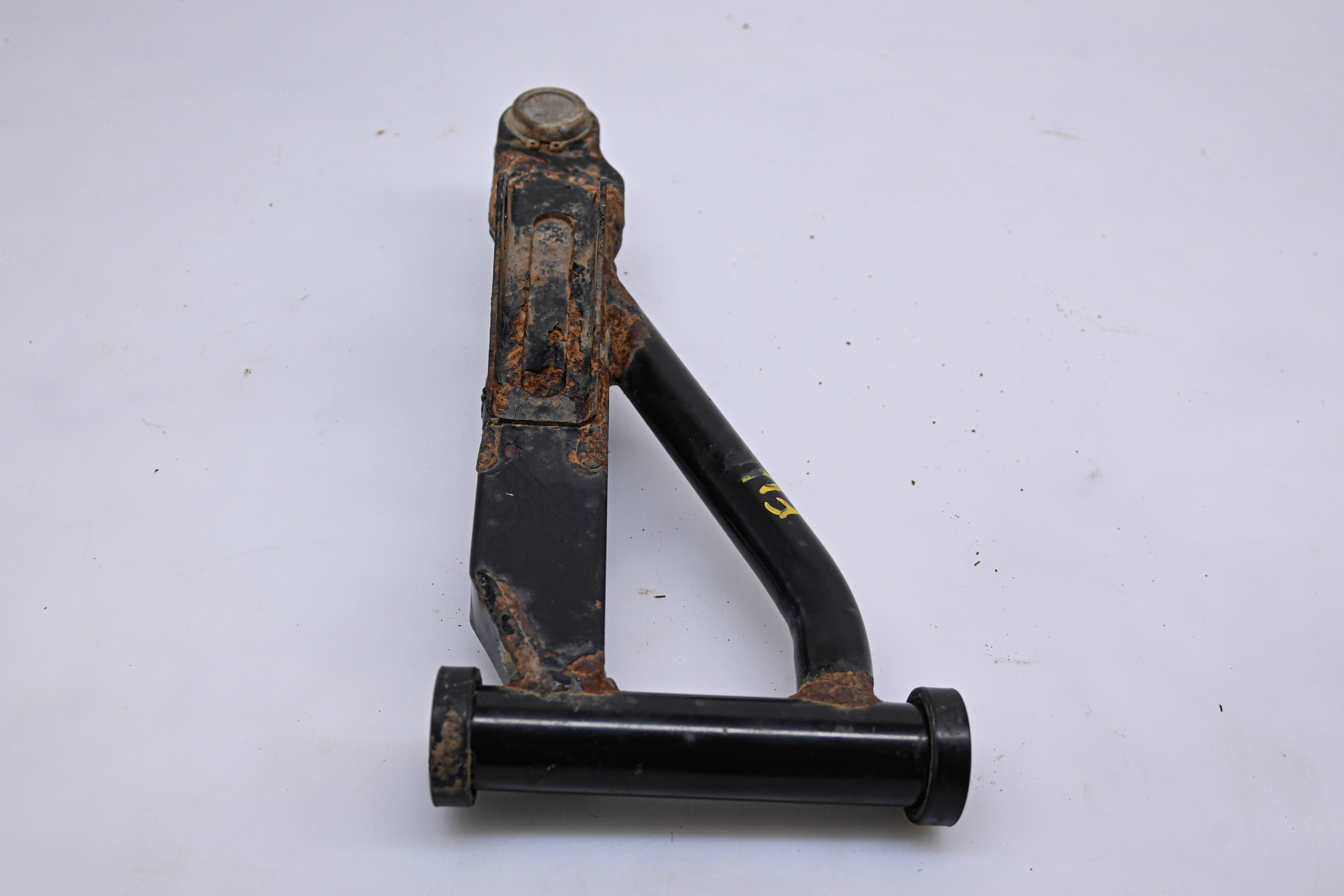 06 Suzuki King Quad 700 4x4 Front Upper Left A-Arm LTA700X