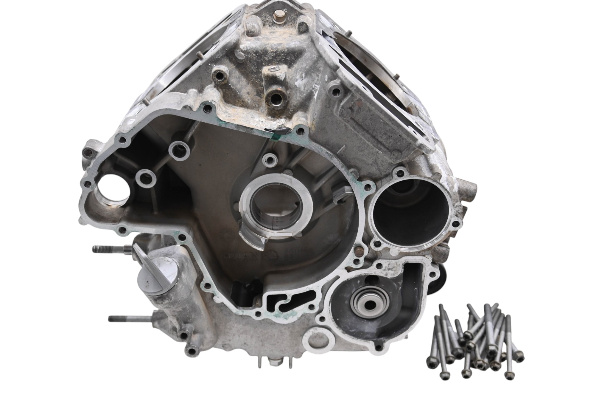 21 Can-Am Outlander 570 4x4 Crankcase Center Crank Case