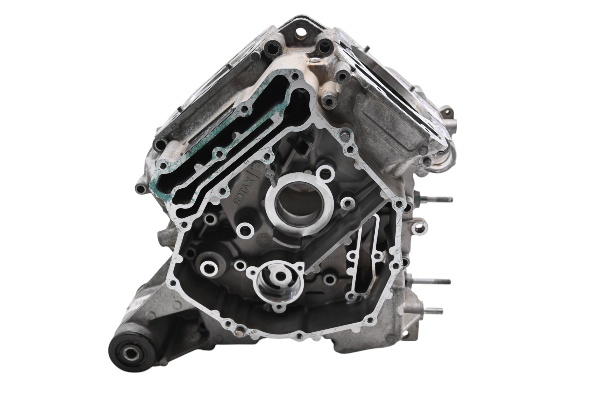 21 Can-Am Outlander 570 4x4 Crankcase Center Crank Case