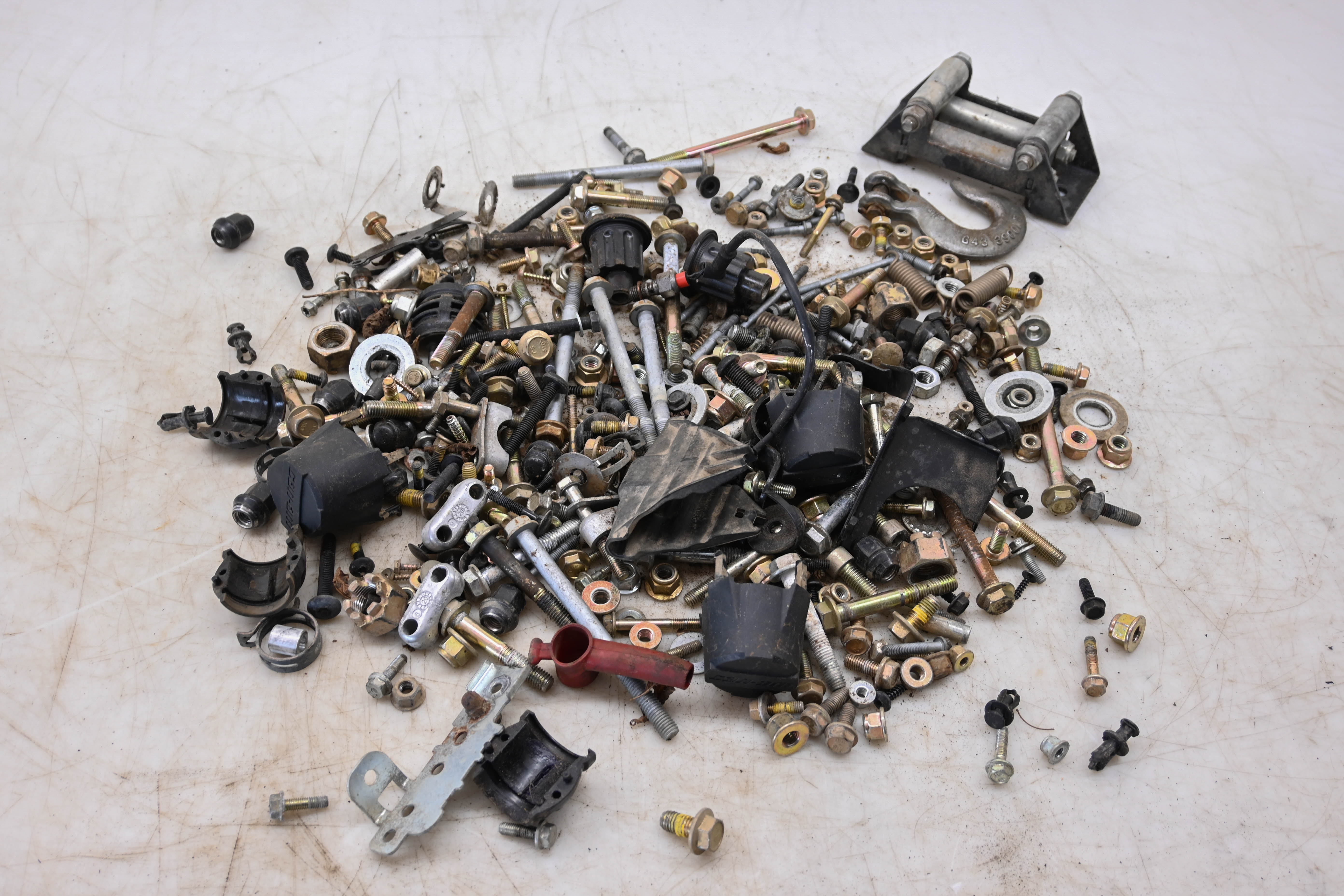 21 Can-Am Outlander 570 4x4 Hardware Set Nuts & Bolts
