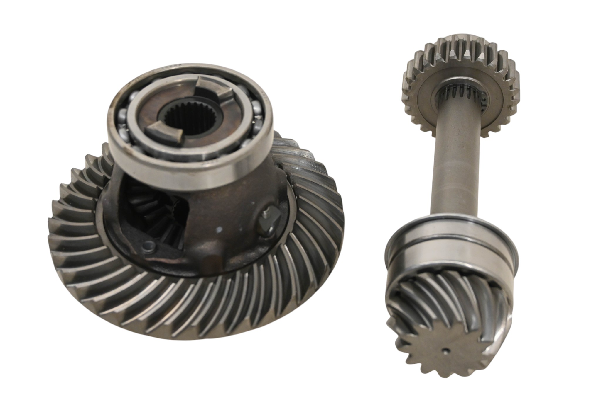 17 Kubota RTV-X1140 Transmission Bevel Gear Output Shaft
