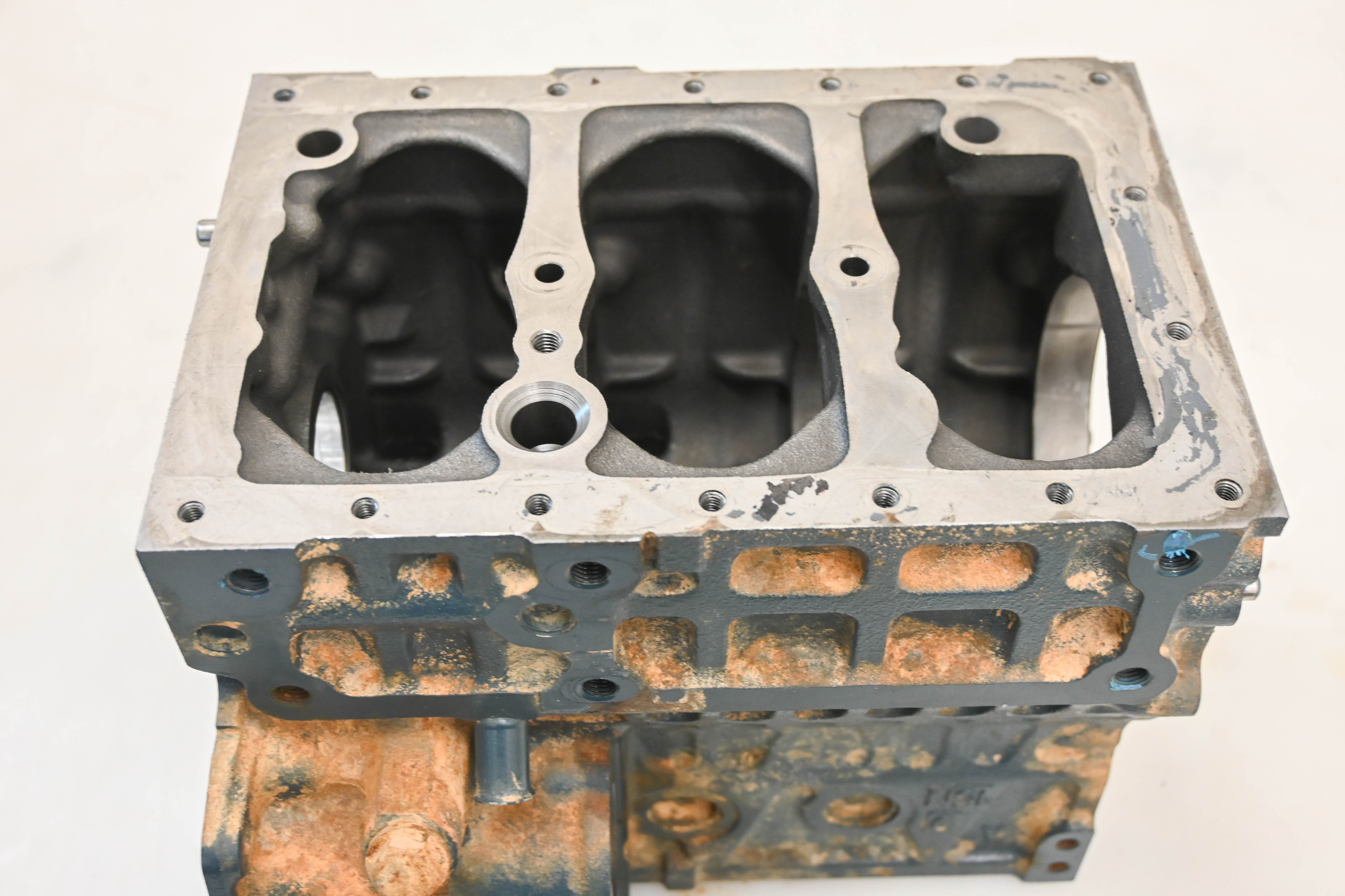 21 Polaris Pro XD 4000D Crankcase Center Crank Case & Cylinders