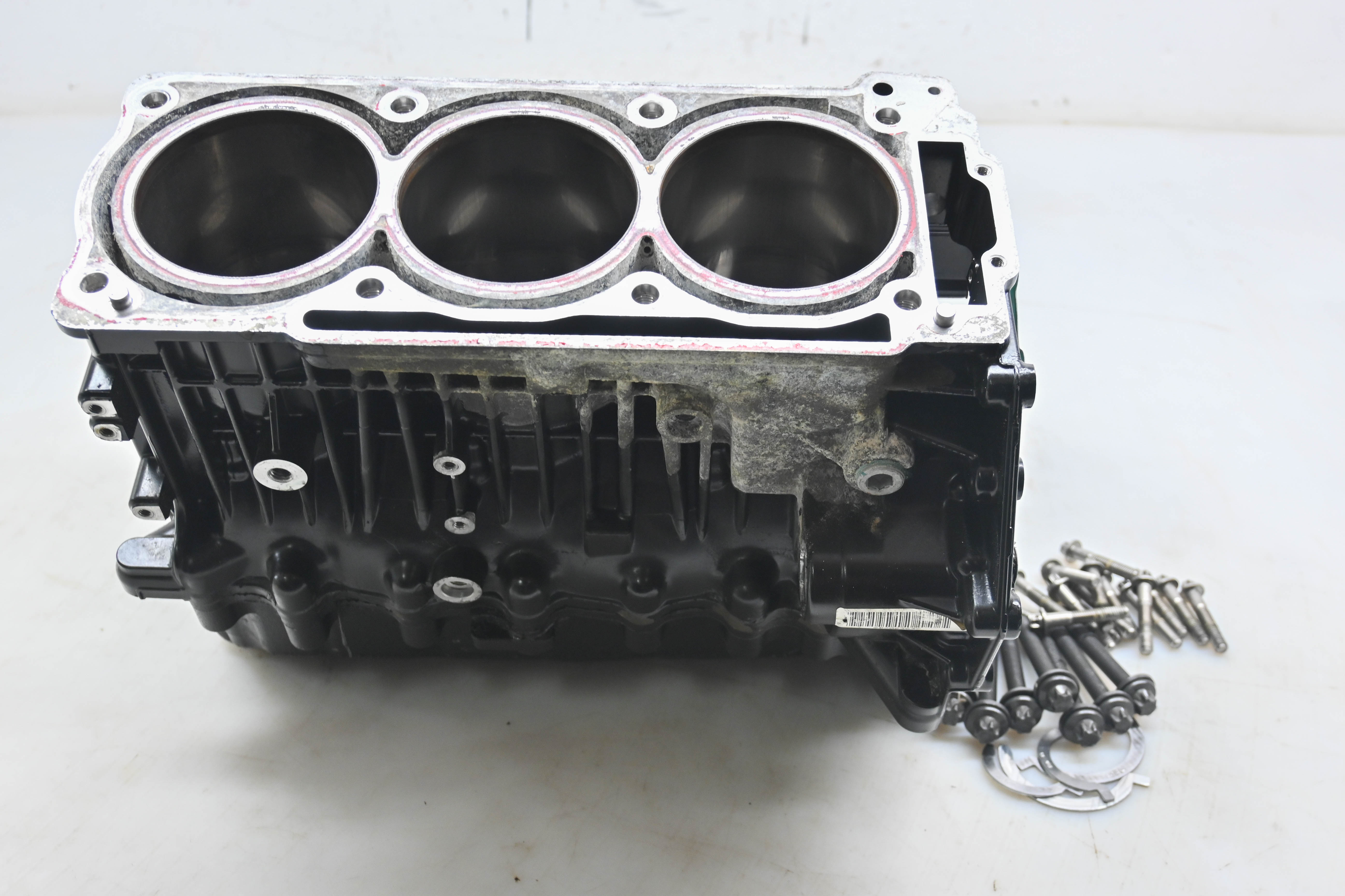 20 Sea-Doo GTX 300 Limited Crankcase Center Crank Case & Cylinders