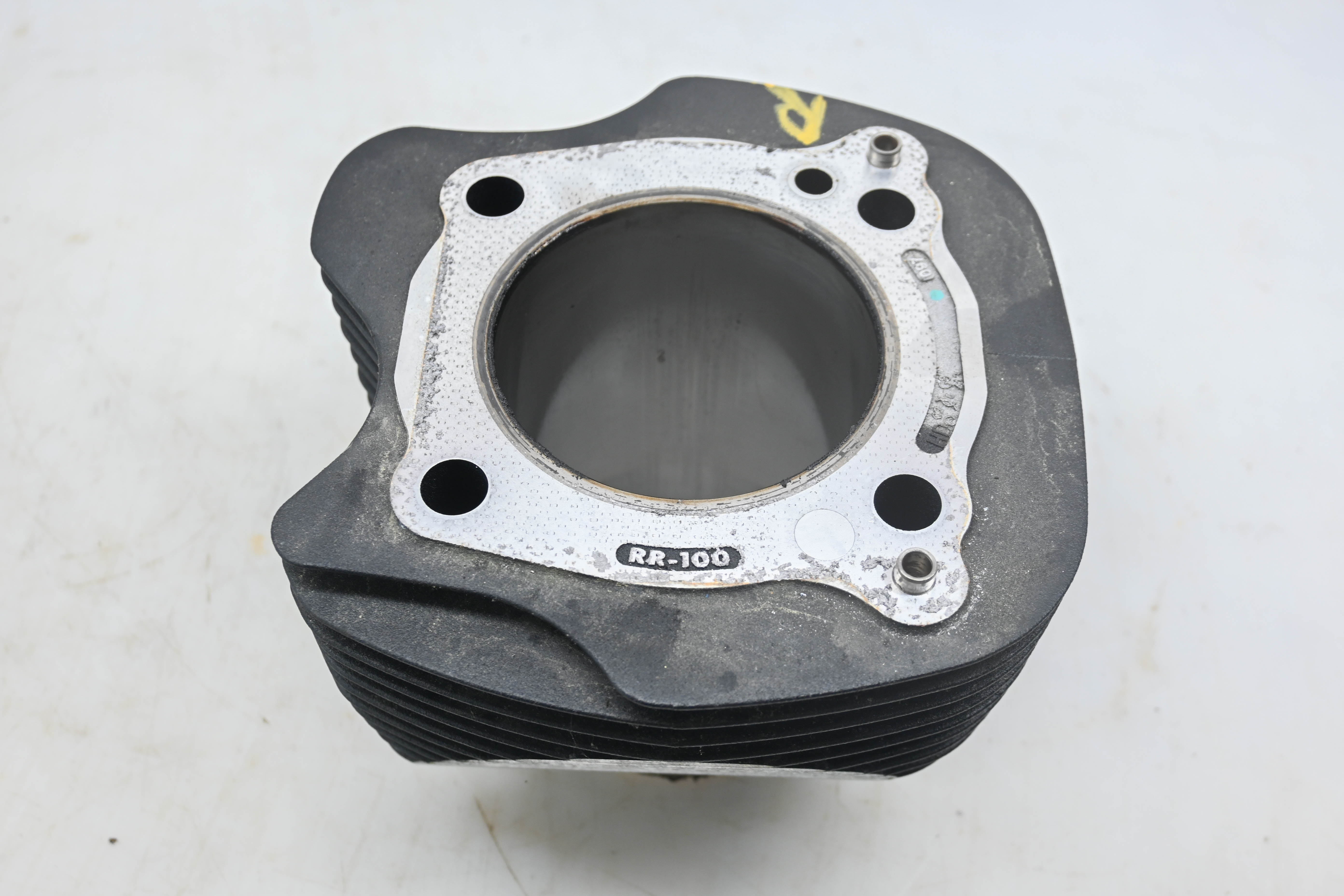 20 Harley-Davidson FXBB Street Bob Rear Cylinder