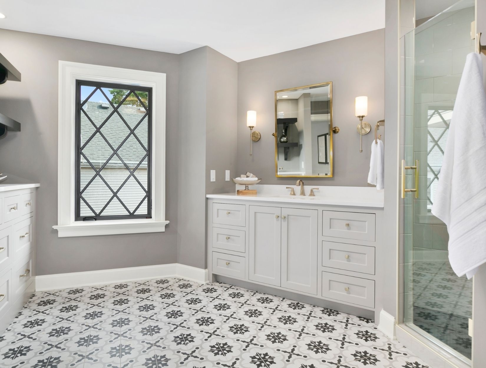 How can I book a cleaning service in Lincoln Park?
