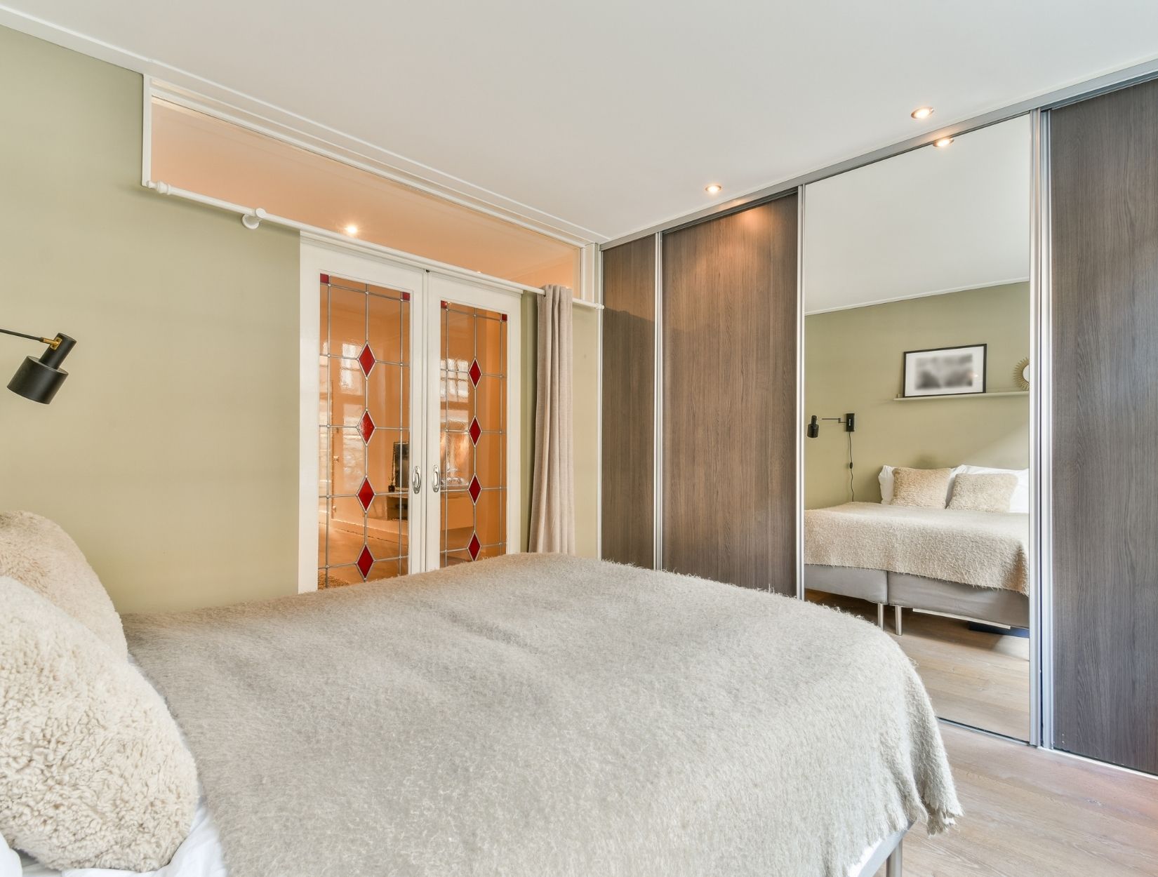 Do you offer emergency cleaning services in Chicago?