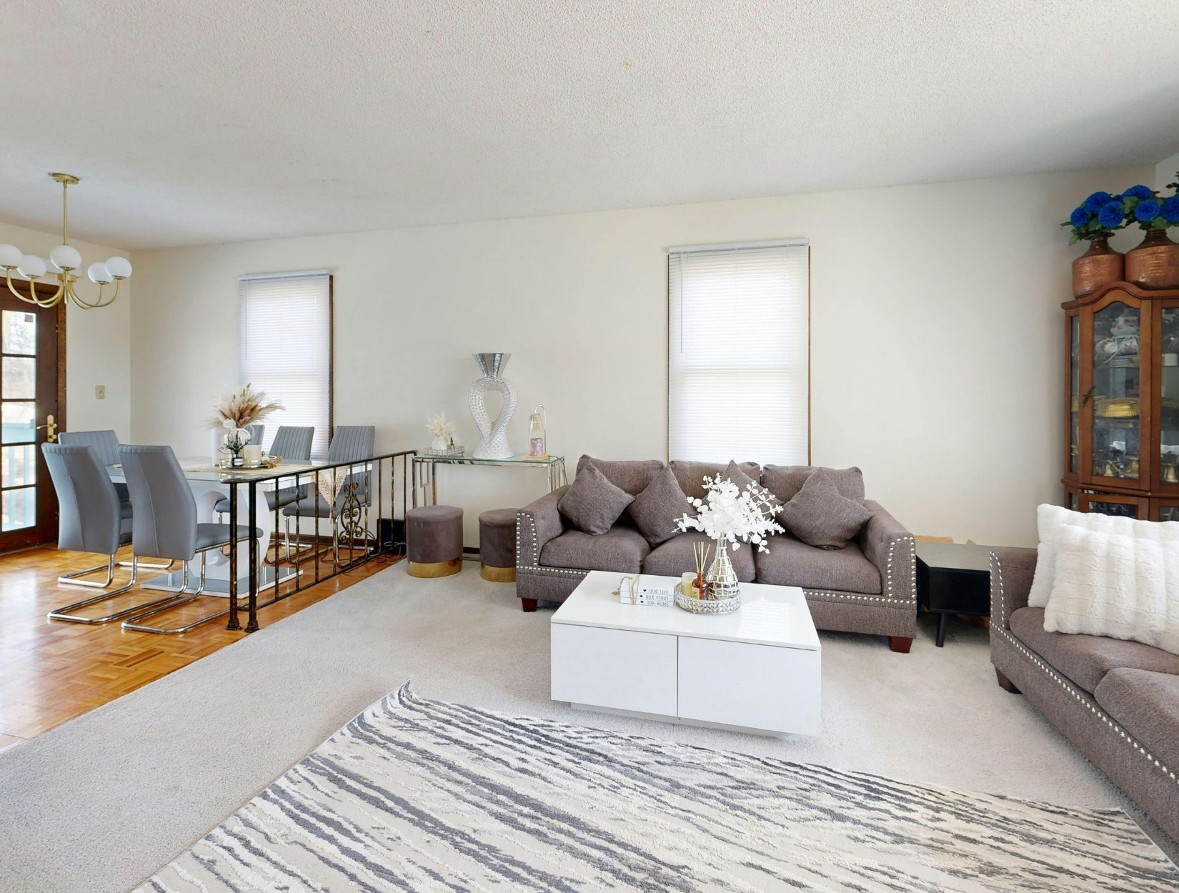 Professional Cleaning Staff Serving Chicago Apartments and Homes