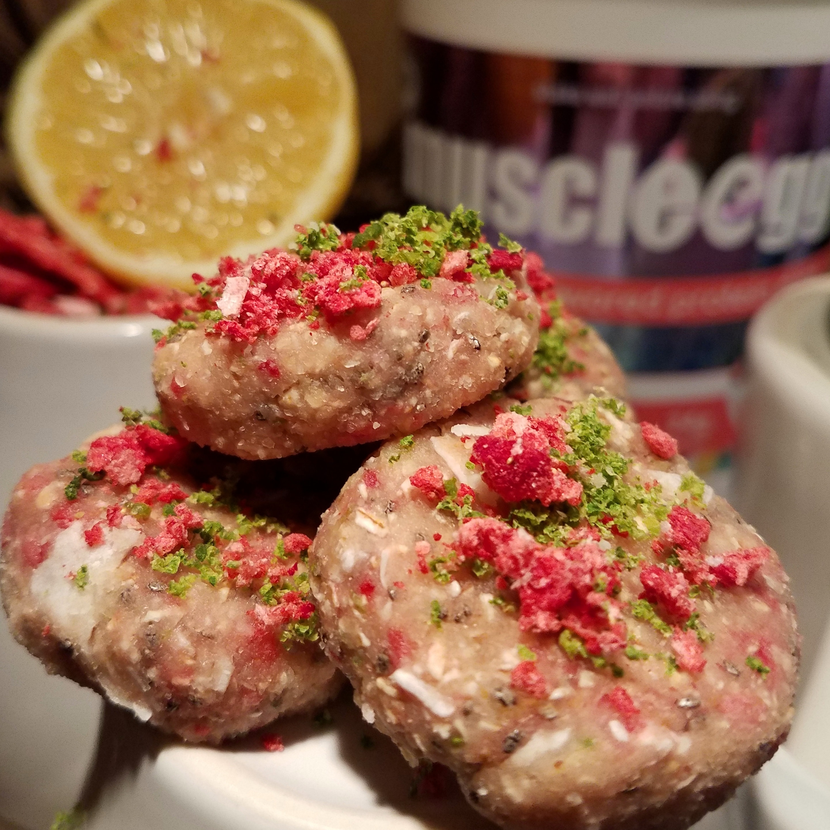 Energy bites with fruit cereal MuscleEgg