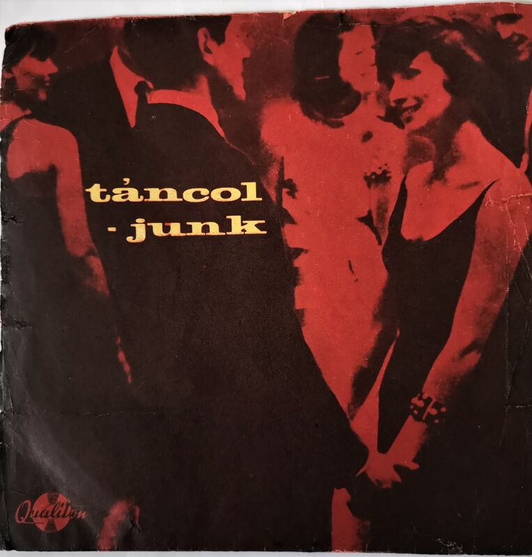 Cover of Halott Viragok / Zart Ajtok Mogott