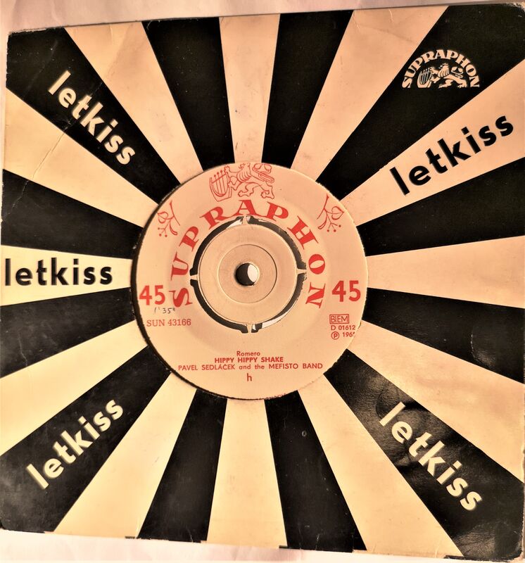Cover of Hippy Hippy Shake / Young Lovers