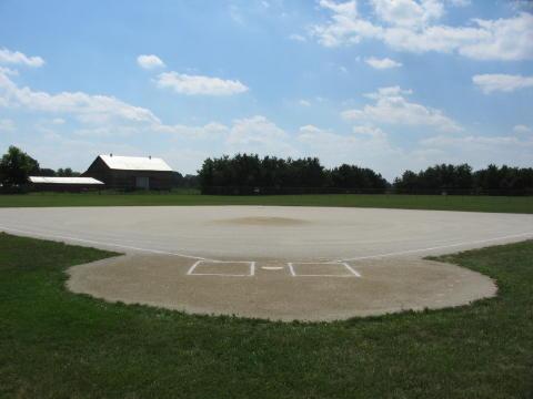 (Photo) Ball Diamond