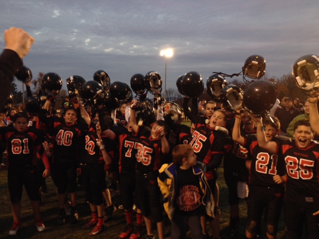 Central Valley's Whitehead hosts local youth football camp for PA kids