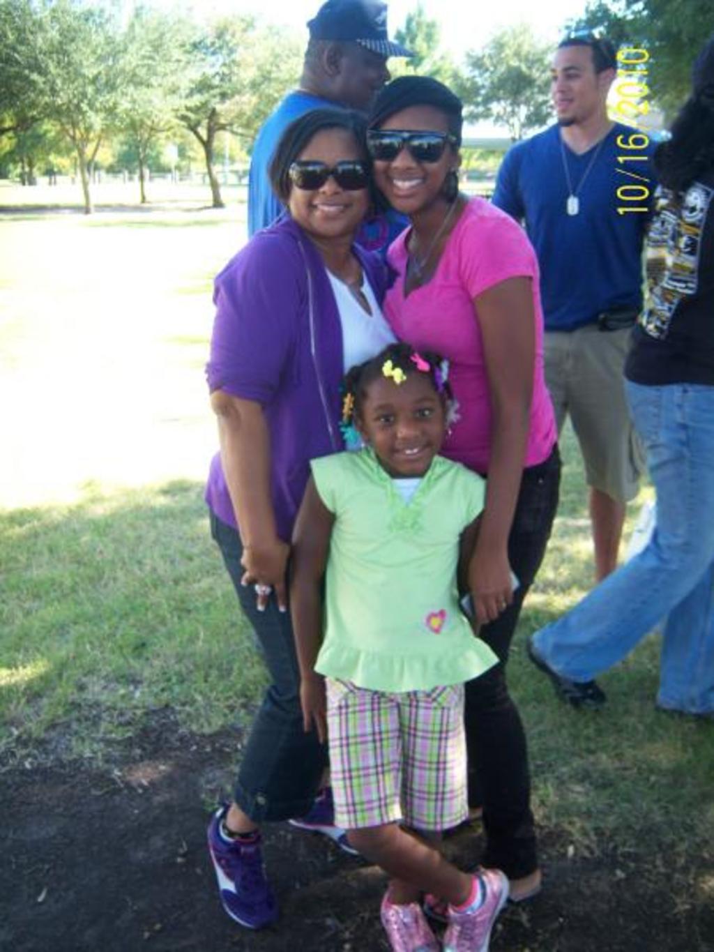 The Family that stays together - Hey, Ti'Niya!