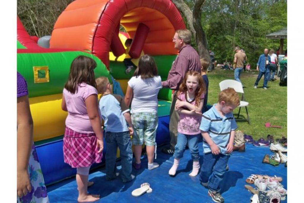 Kids waiting for the obstacle course