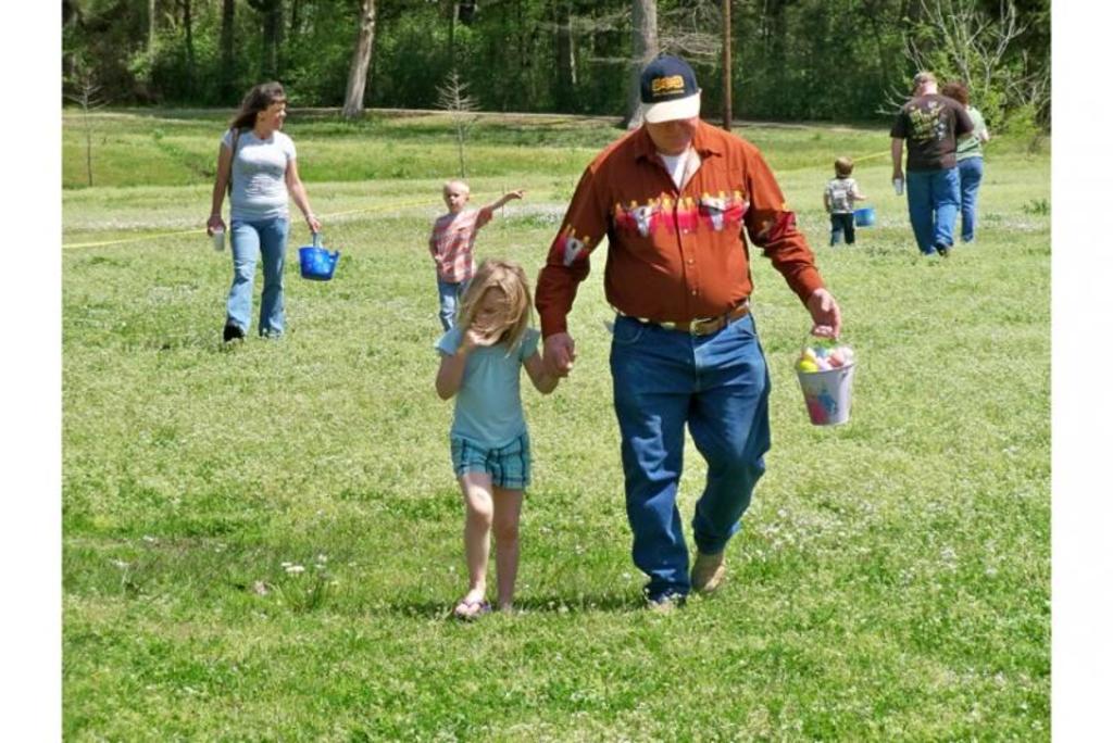 Benny Mays and granddaughter
