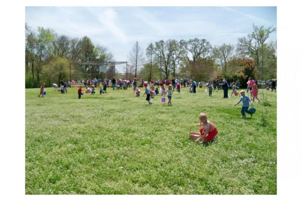 Easter egg hunt at Bogata Fest