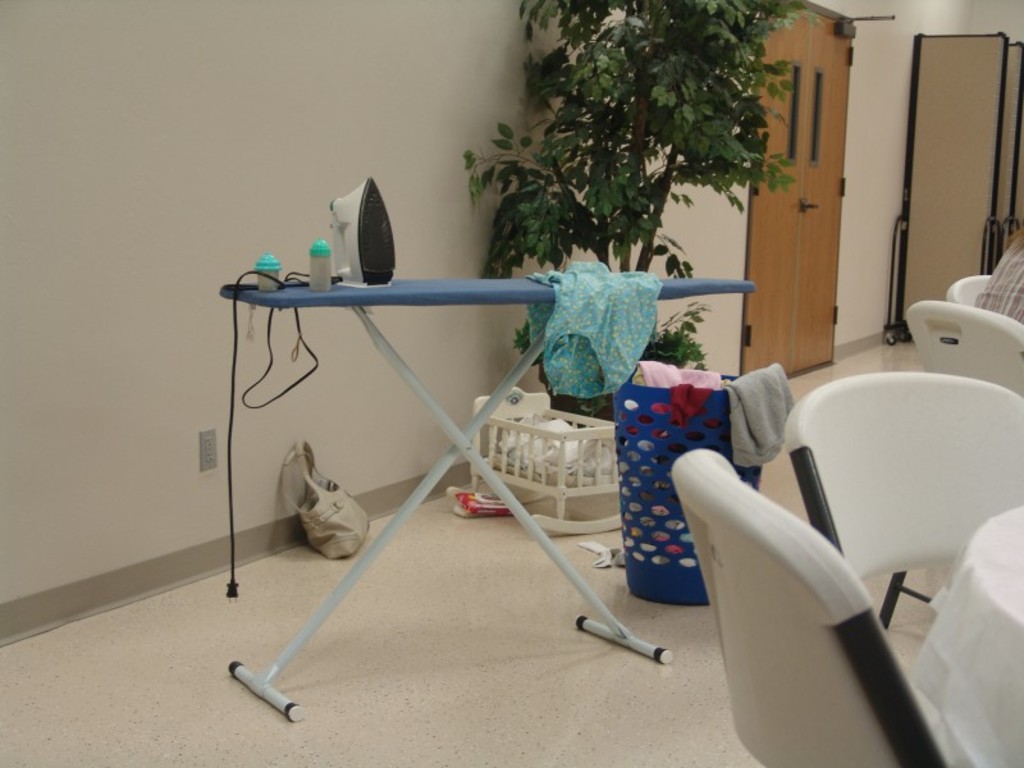 "Bless This Stress!" Skit (Felicia Strange and daughters)