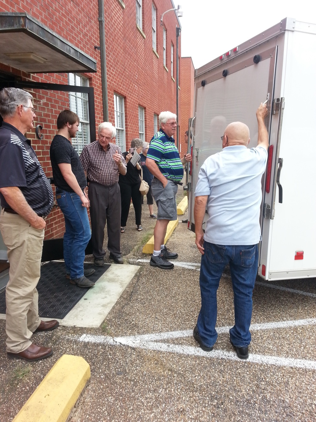 The unloading crew at First Baptist Atlanta, TX
