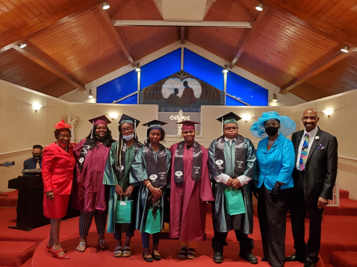 Graduates with Mrs Gwen Carter & Pastor & 1st Lady Talley3