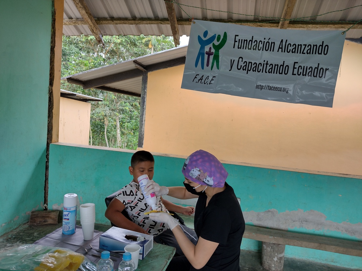 Brigada Odontológica Comuna Tsáchila El Poste