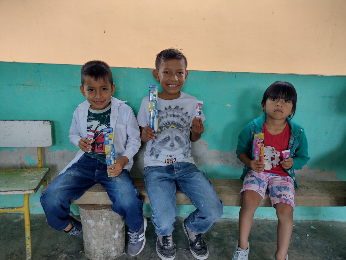 Brigada Odontológica Comuna Tsáchila El Poste