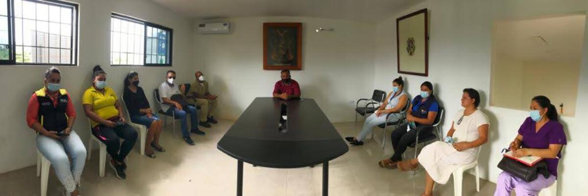 Reunion para planificar las jornadas de vacunación con la autoridades en Plan Piloto