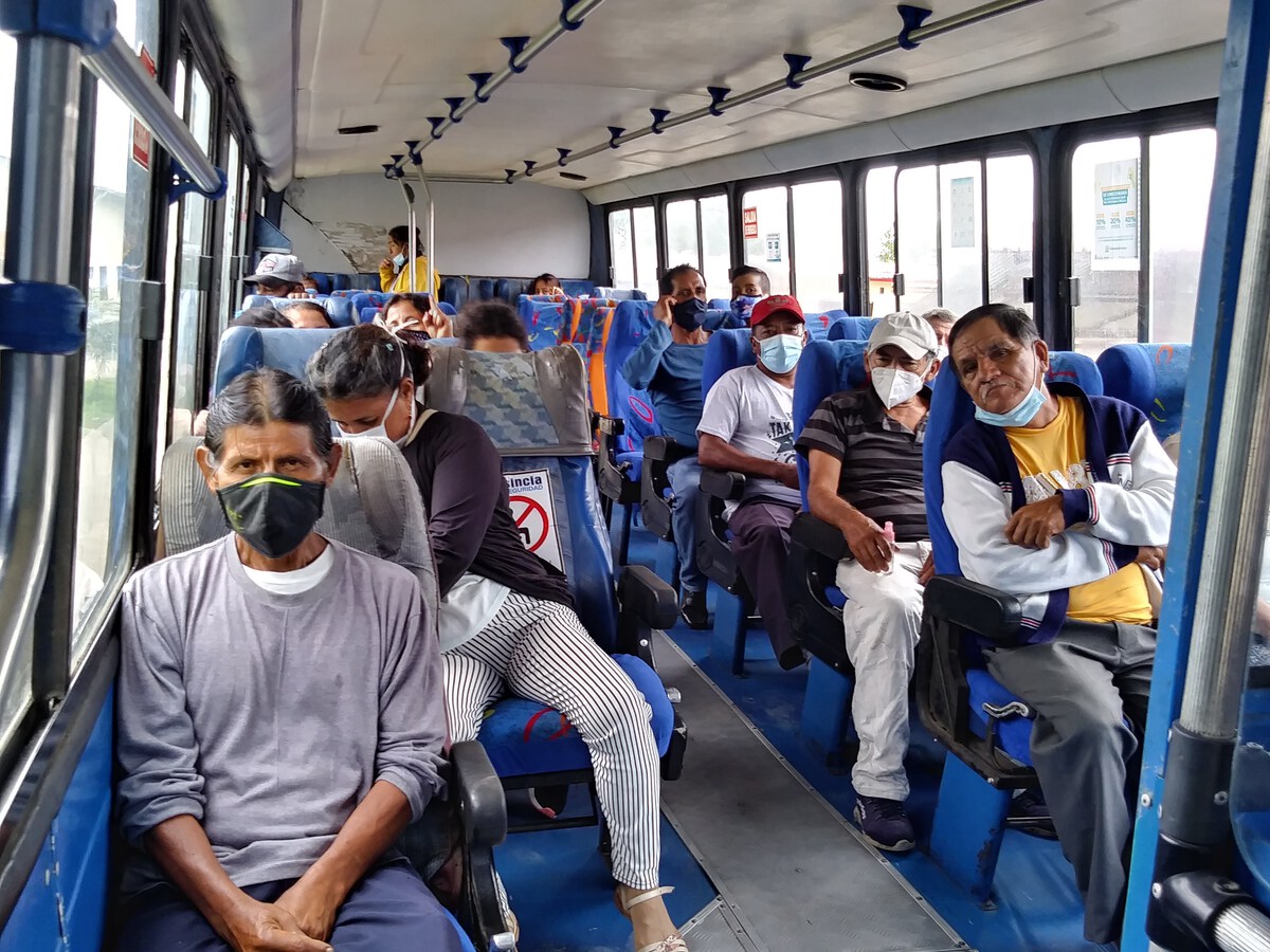 La fundacion proveyó transporte al punto de vacunación en Plan Piloto