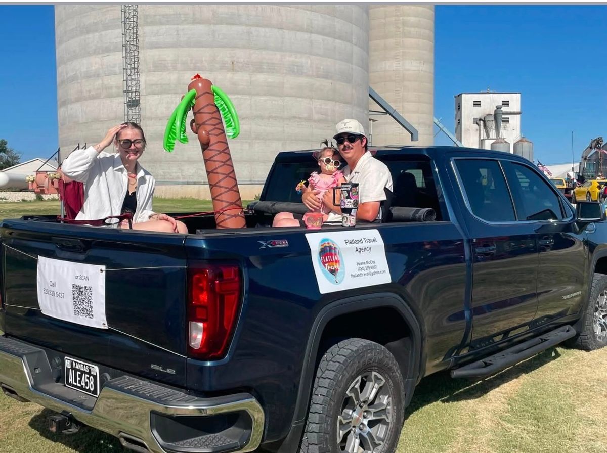 Parade Entry: Flatland Travel Agency