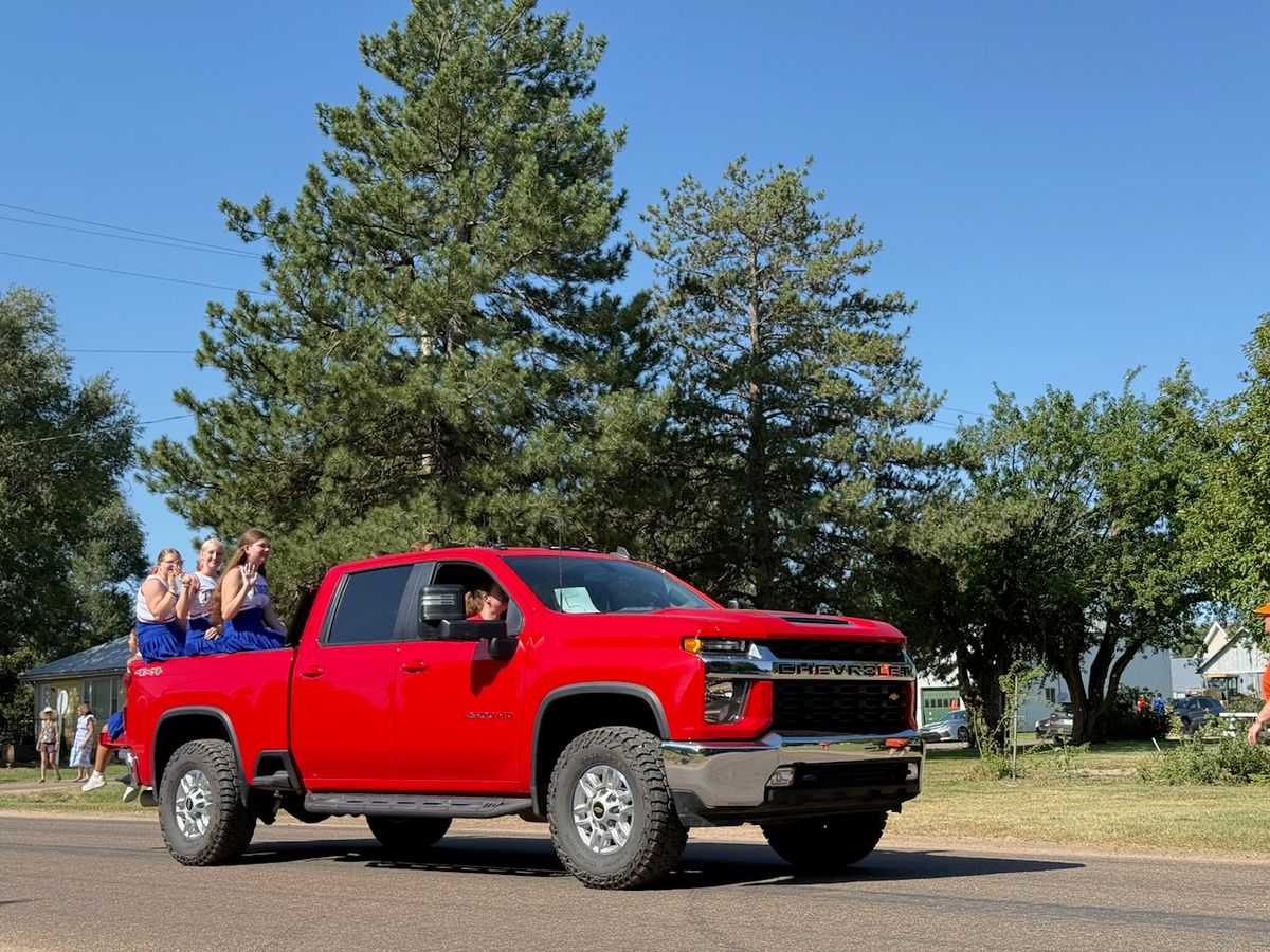 Parade Entry: PHHS Cheer Squad - Head Coach Kelcee P, Assisted by Ashley K, Squad - Juniors: Addison, Madelyn, Isabella, Kera, Sophomores: Evelyn, Laycee, Freshman: Kristen, Bailey, Savanna