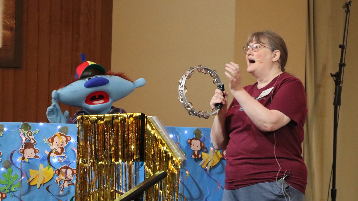 Jan (our super director) leading the kids for opening song time!