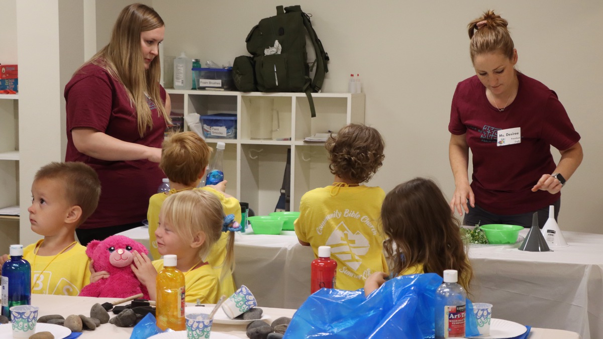 The Diddies (preschool) got to do their own fun, age-appropriate crafts.