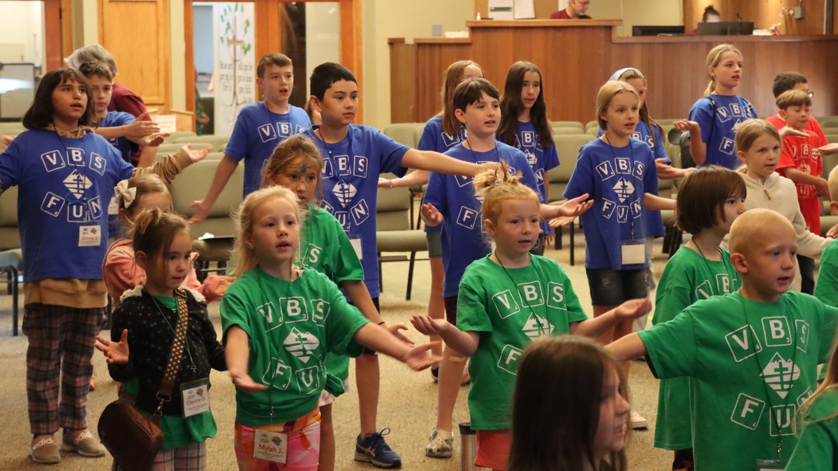 Look how good these kids are at learning the songs!