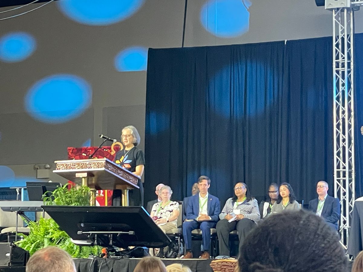 President Wendy Campbell introduced UWFaith, told of our missions, our programs, and our Advocacy Postcards to elected officials regarding Climate Justice and Immigrants rights. She invited everyone to come by our table and sign a postcard. .