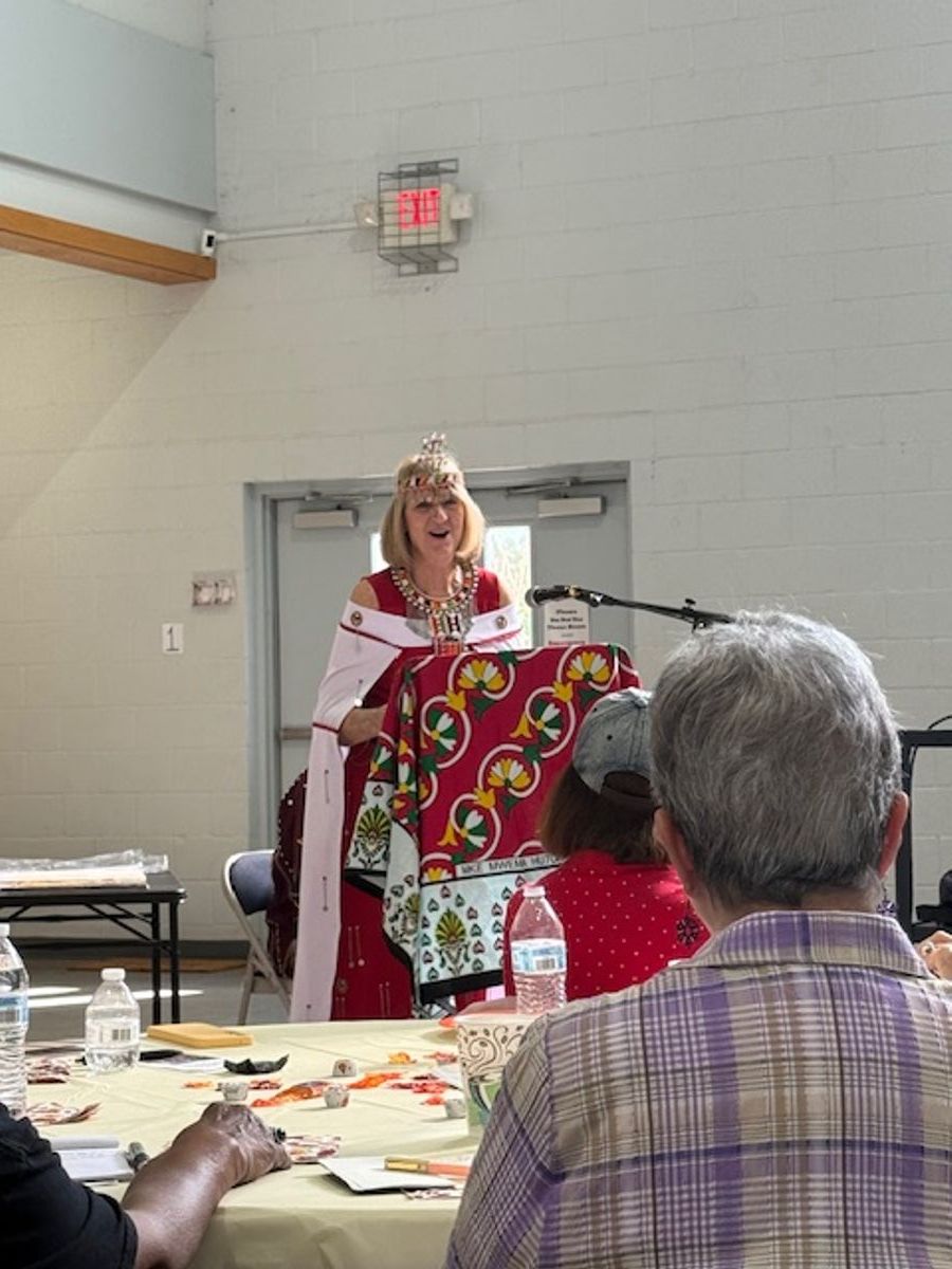 Guest speaker Cynthia Rives, Pres. of the Jeri Savuto Girls Center Foundation.